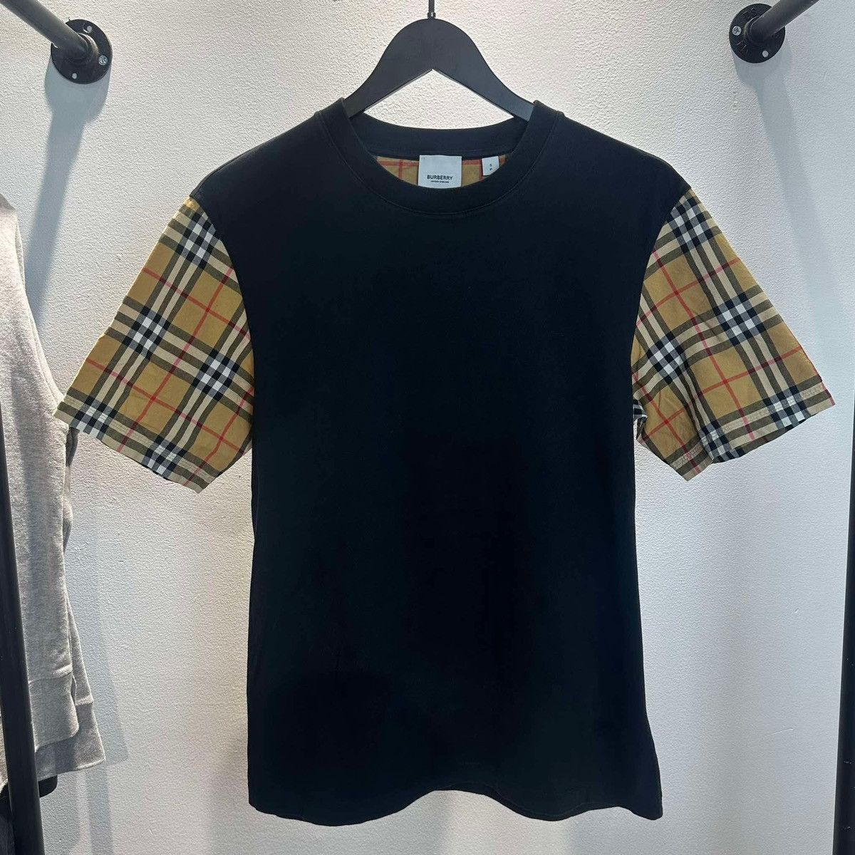 Burberry BURBERRY NOVA CHECK OG T SHIRT Size US S / EU 44-46 / 1 - 1 Thumbnail