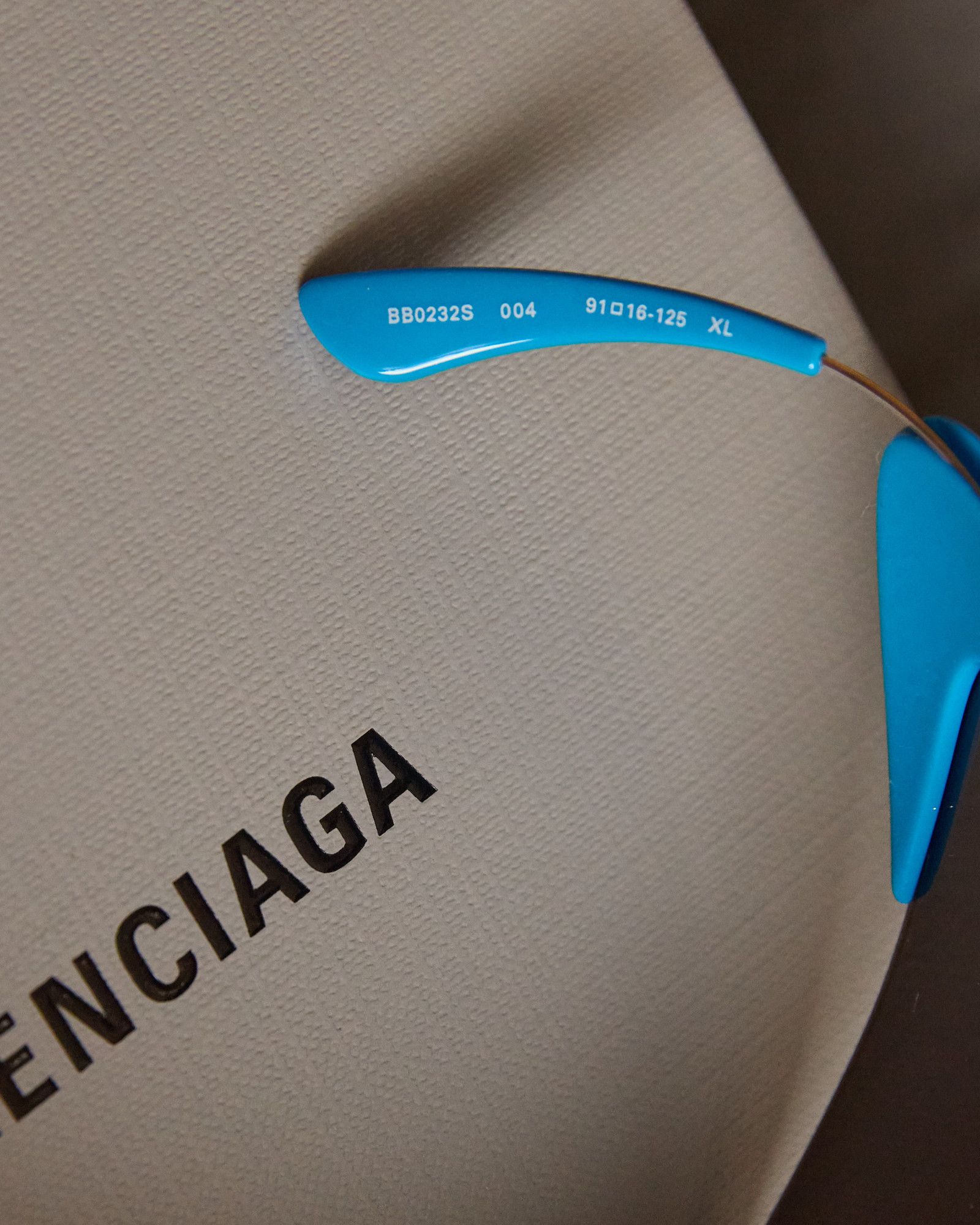 Balenciaga BALENCIAGA FW22 Blue Wire Cat-Eye Sunglasses Size ONE SIZE - 9 Thumbnail