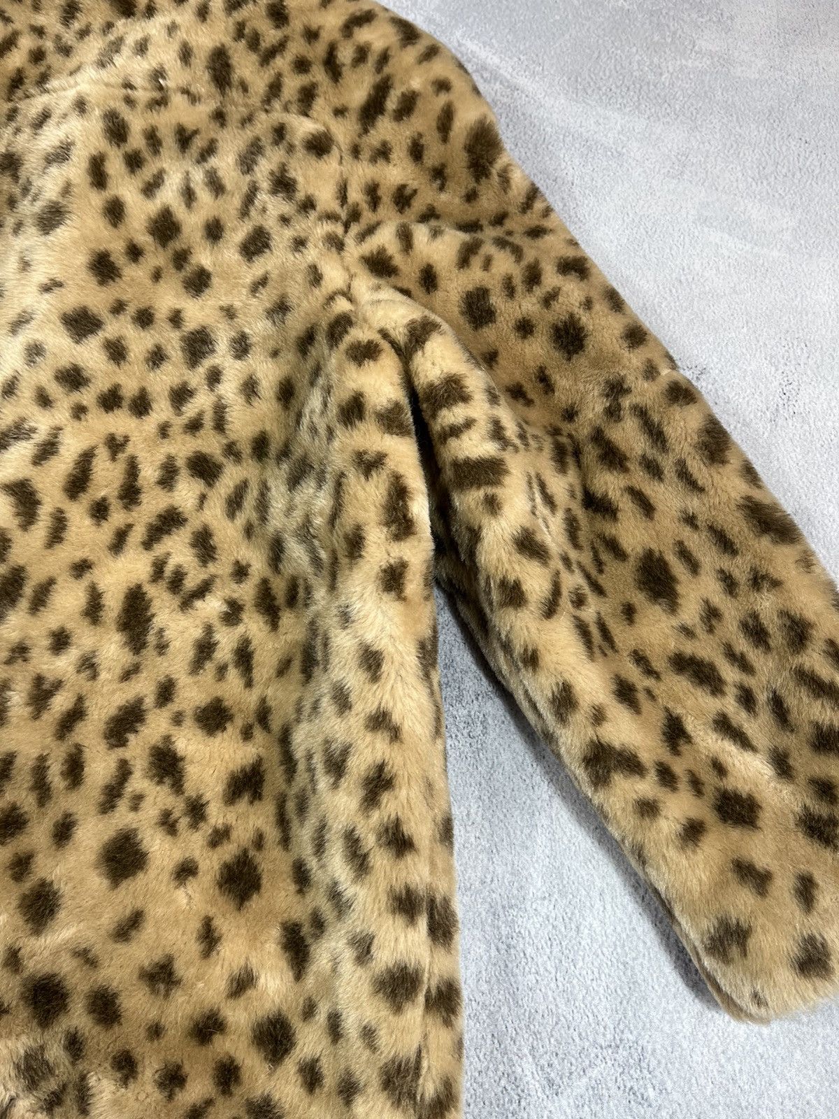 Japanese Brand × Vintage Vintage 90s Fur Faux elongated leopard coat jacket Size L / US 10 / IT 46 - 11 Thumbnail
