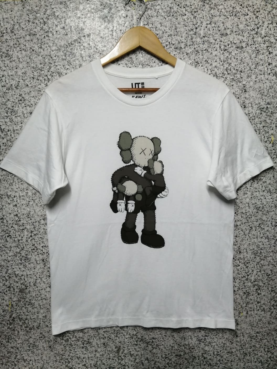Japanese Brand VINTAGE KAWS VERY RARE Size US M / EU 48-50 / 2 - 1 Thumbnail