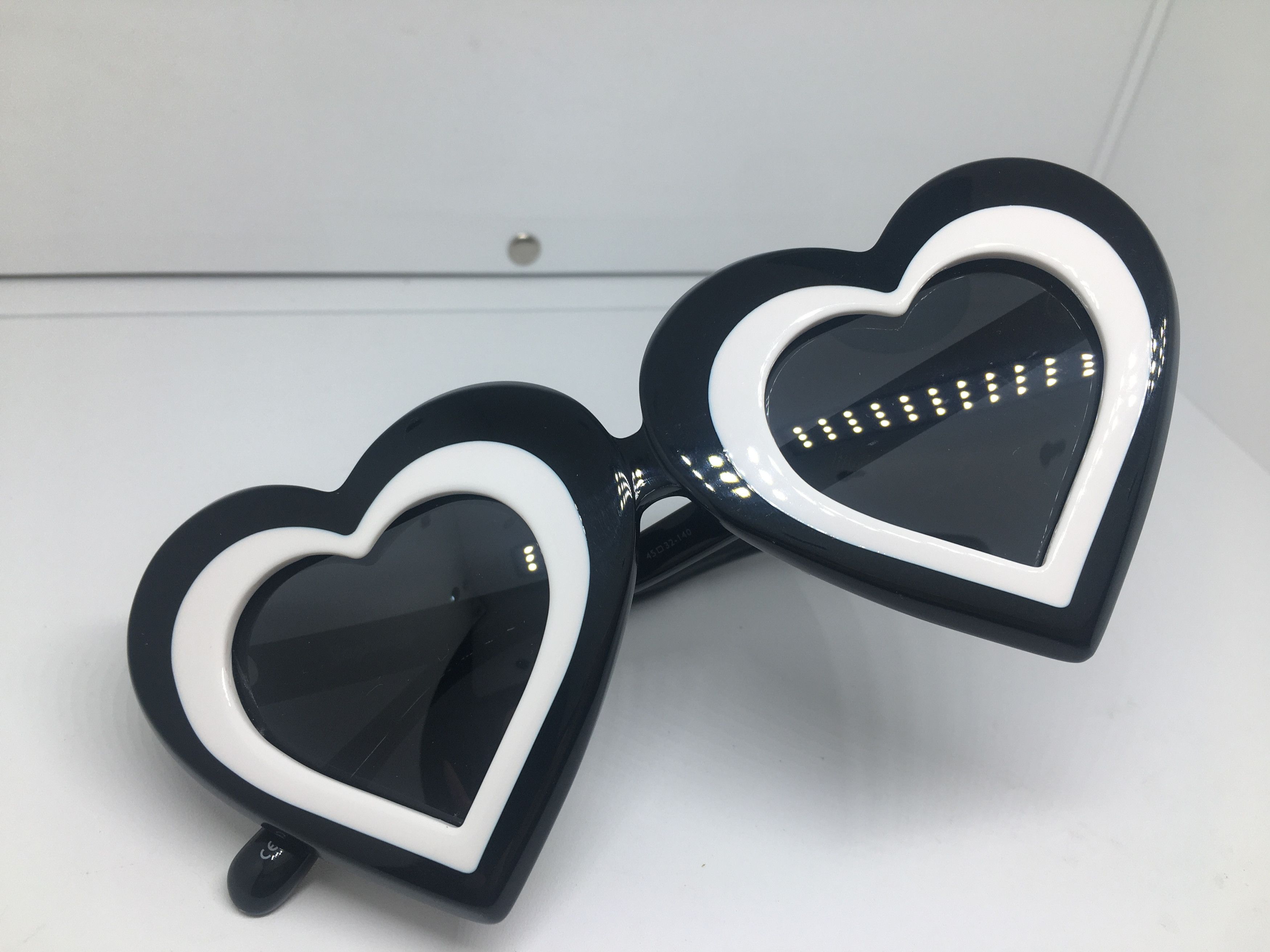 Linda Farrow Linda Farrow Yazbukey RAREOp Art Heart Frame Sunglasses Size ONE SIZE - 7 Thumbnail