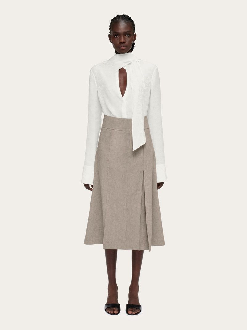 Salvatore Ferragamo o1s1rm0426 Sash Collar Shirt in White Size XS / US 0-2 / IT 36-38 - 6 Thumbnail