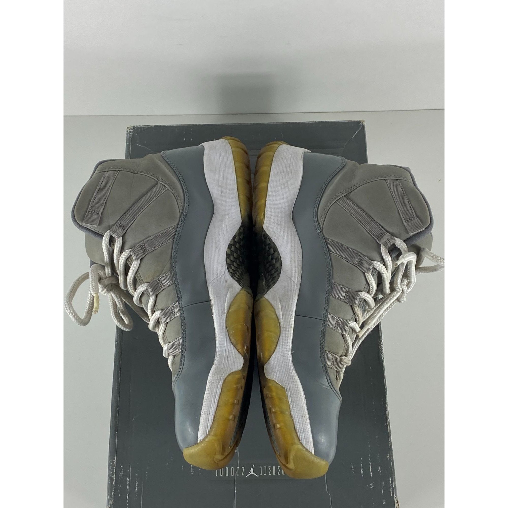 Jordan Brand Air Jordan 11 Retro Cool Grey (2010) 378037-001 Size 10.5 US Size US 10.5 / EU 43-44 - 4 Thumbnail