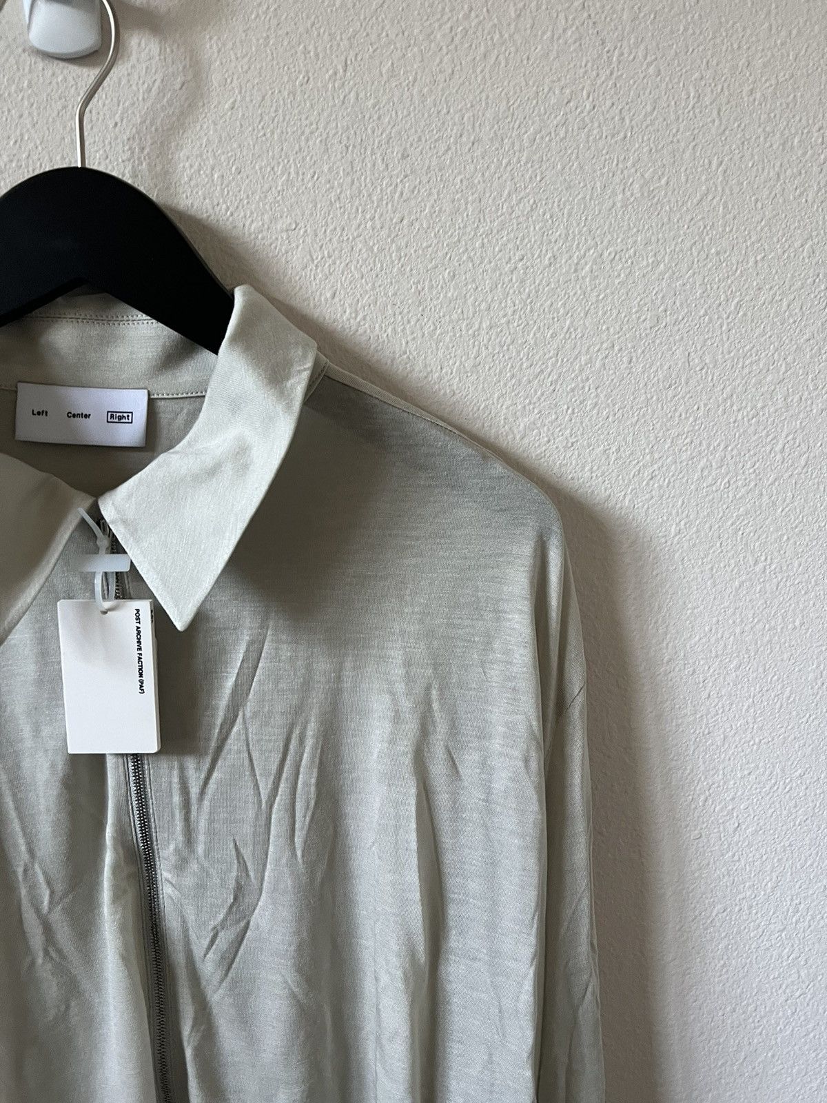 POST ARCHIVE FACTION (PAF) Post Archive Faction (PAF) Zip Up Right Shirt in Oat Size US XL / EU 56 / 4 - 4 Thumbnail