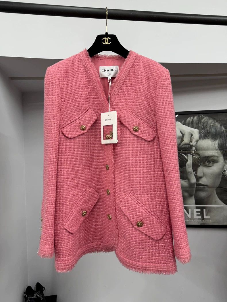 Chanel Chanel Pink Tweed Four-Pocket Coat Size US M / EU 48-50 / 2 - 1 Thumbnail
