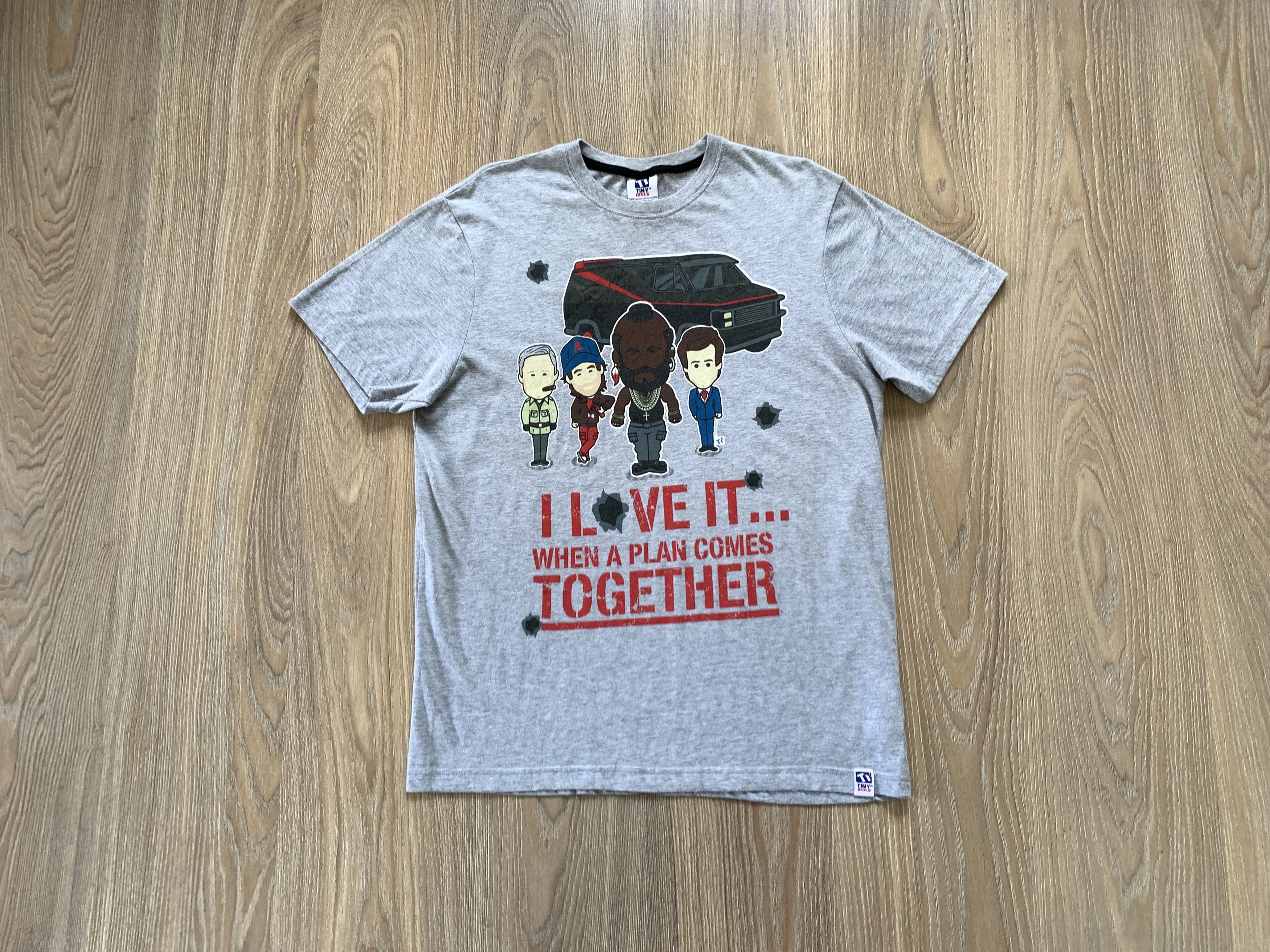 Vintage Tiny Idols Team 2010 Cotton T-Shirt Size US M / EU 48-50 / 2 - 13 Thumbnail