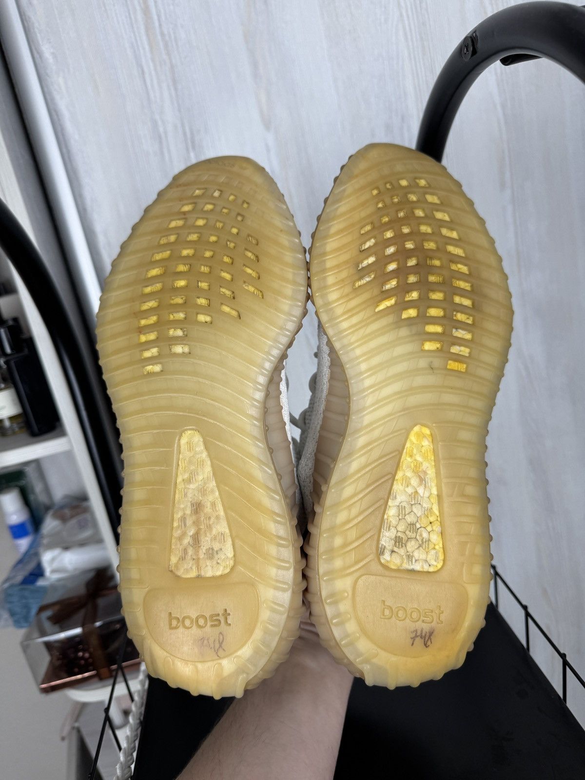 Adidas CP9366 Adidas Yeezy Boost 350 V2 Cream Triple White Size US 9.5 / EU 42-43 - 15 Thumbnail