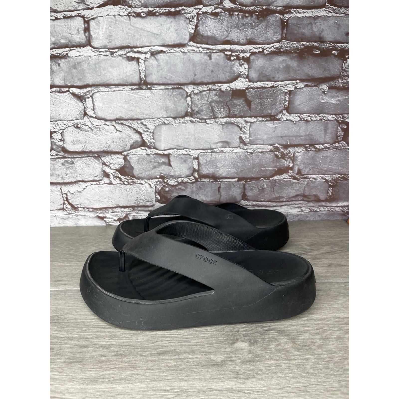 Crocs Crocs Getaway Black Rubber Platform FlipFlops Beach Sandals Size US 10 / IT 40 - 14 Thumbnail
