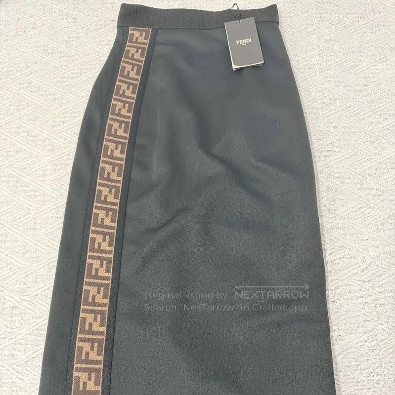 Fendi Fendi Black Midi Skirt with Logo . Size 22" - 6 Thumbnail