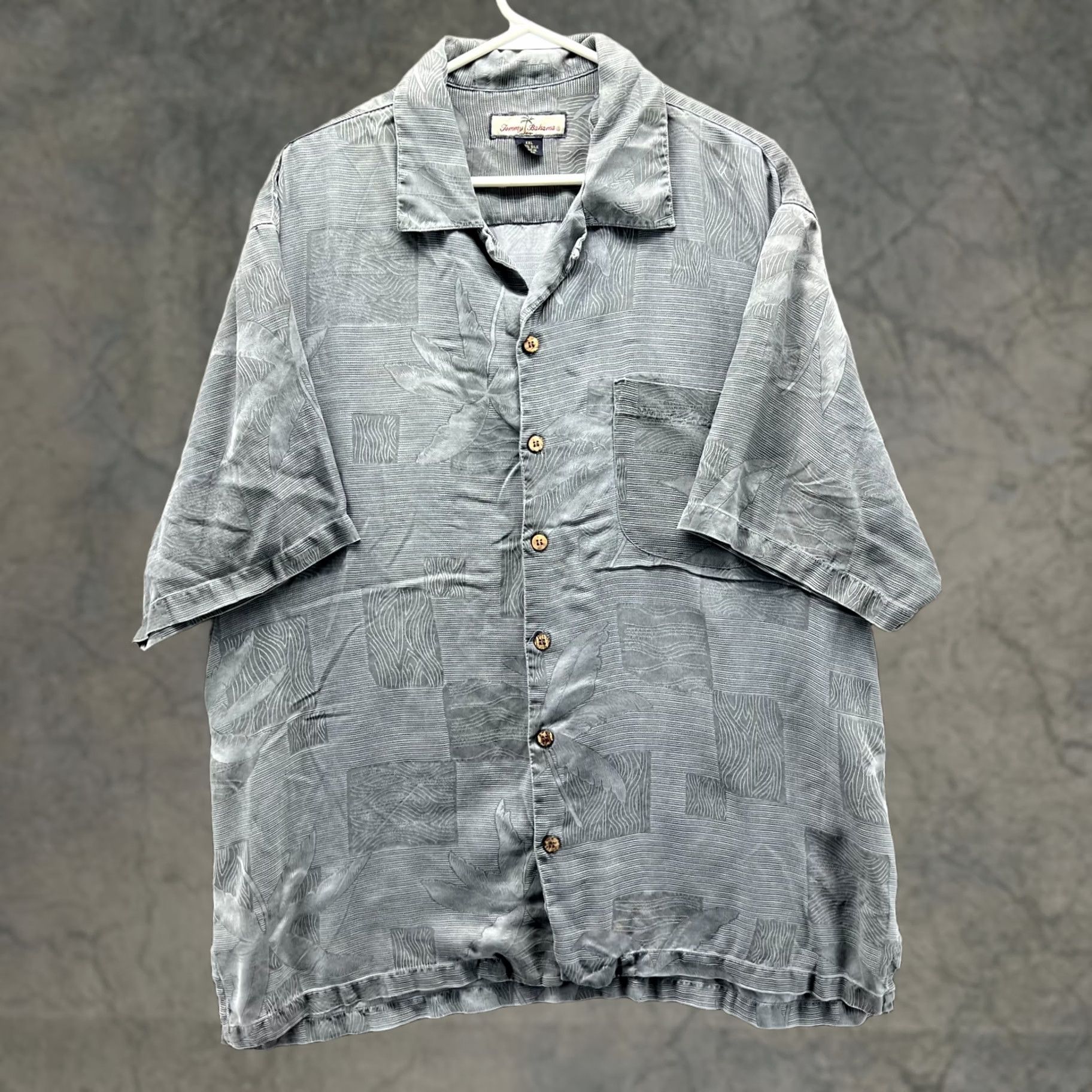Tommy Bahama VINTAGE Tommy Bahama Shirt Men 2XL Hawaiian Floral Palm Trees Gray Relaxed Silk Camp Button-Up Short Sleeve Collared, All Seasons, Gift Ideas, Mens Size US XXL / EU 58 / 5 - 1 Thumbnail