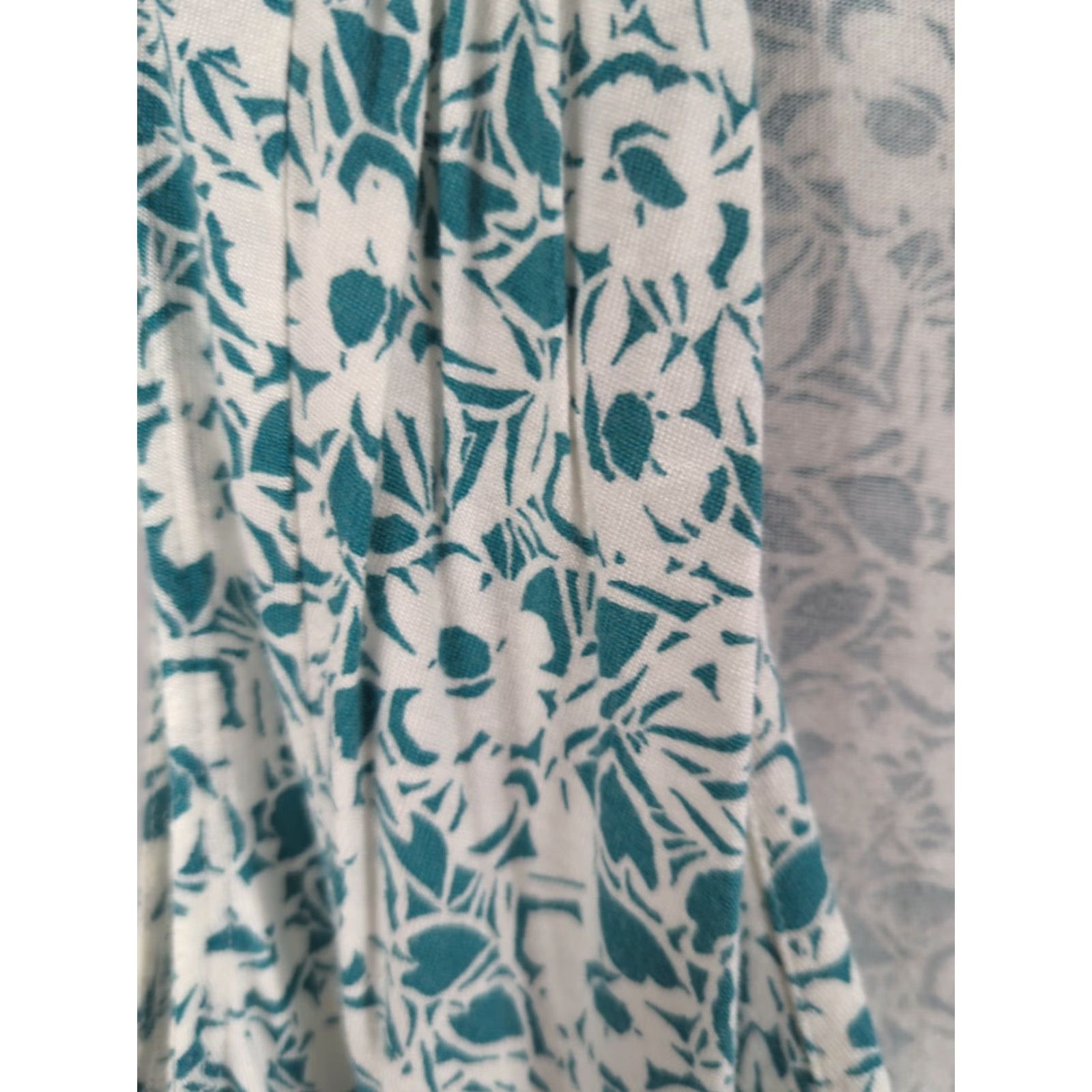 Talbots Talbots Blouse Floral Sleeveless V-Neck Faux Wrap Front Green M Regular Women's Shirt Tank Lyocell Rayon Machine Washable Size M / US 6-8 / IT 42-44 - 2 Thumbnail
