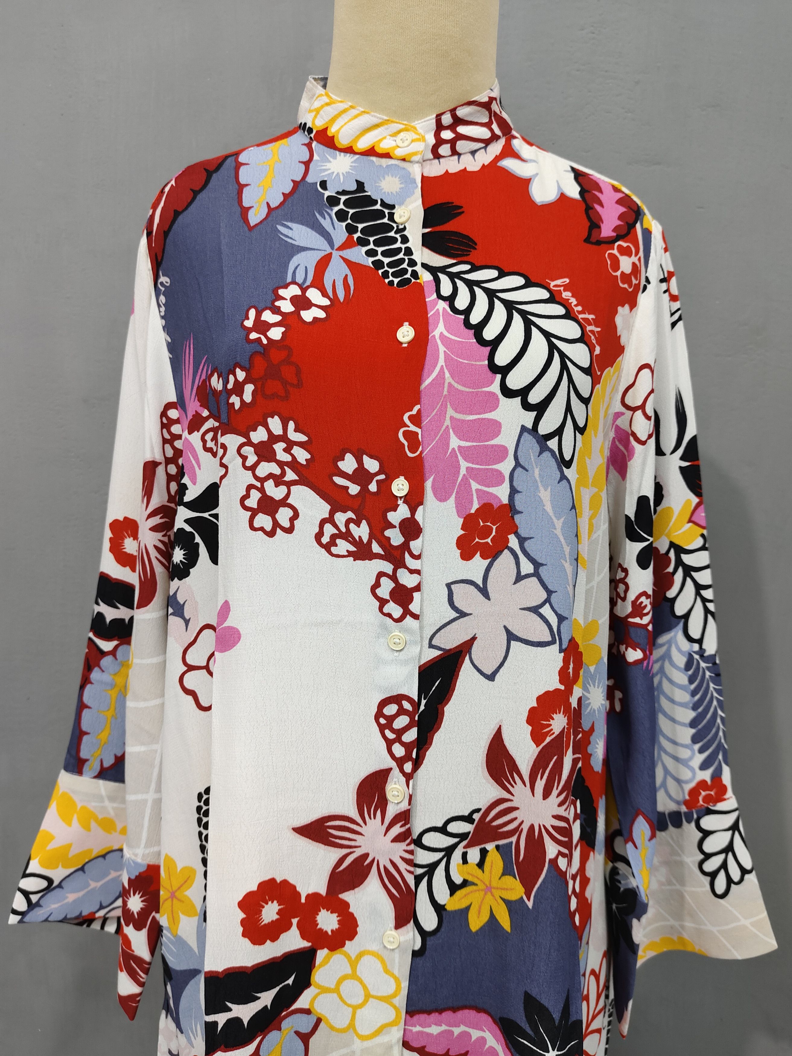 United Colors Of Benetton Benetton- Oversized Botanical Floral Viscose Shirt Blouse Size M / US 6-8 / IT 42-44 - 2 Thumbnail