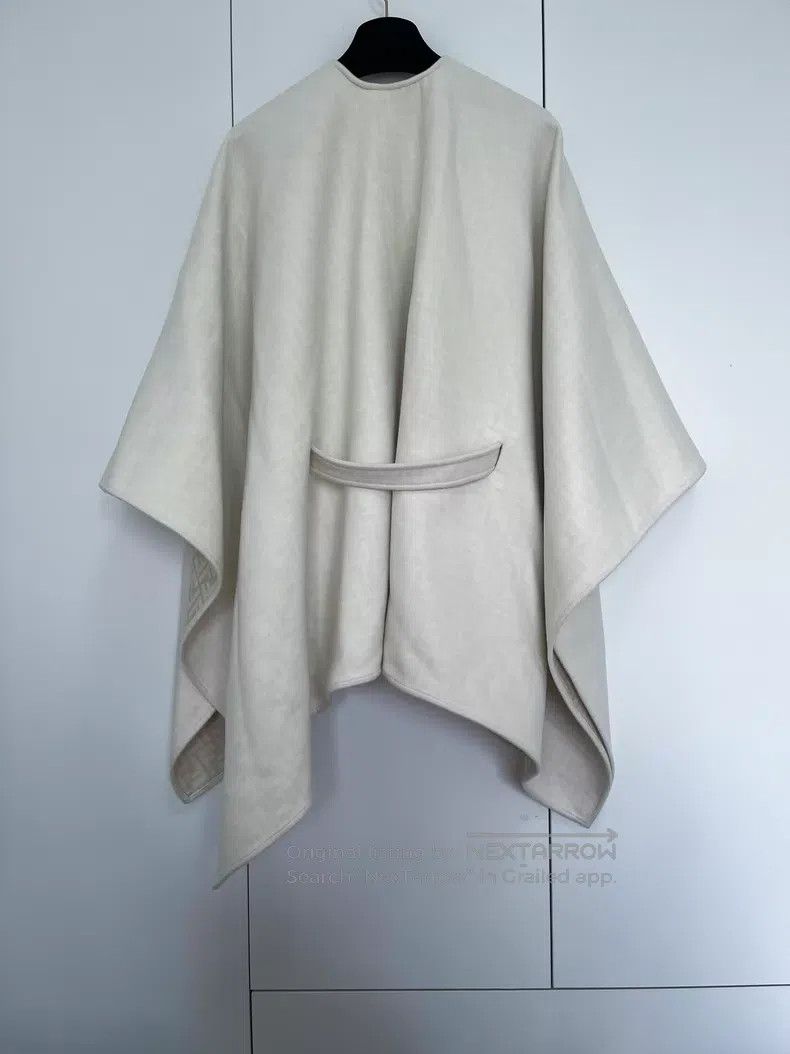 Fendi Fendi Fully Printed Shawl Cape Size M / US 6-8 / IT 42-44 - 3 Thumbnail