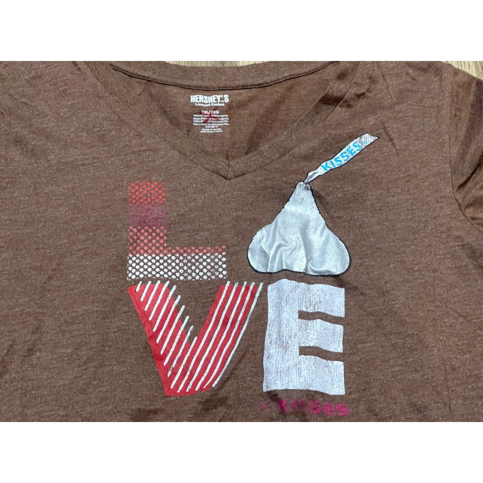 Vintage Hershey's Shirt Women's 2XL Brown LOVE V-neck T-Shirt Short Sleeve Pullover Casual Regular Size XXL / US 16-18 / IT 52-54 - 3 Thumbnail