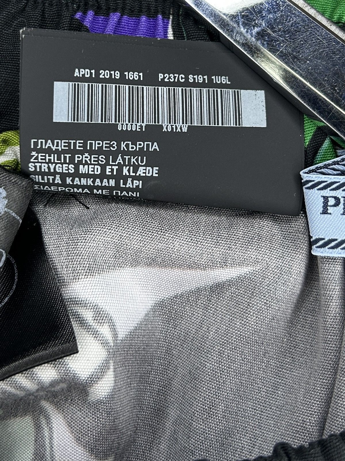 Prada × Universal Studios F/W 19 Frankenstein Shorts Size 27" / US 4 / IT 40 - 12 Thumbnail