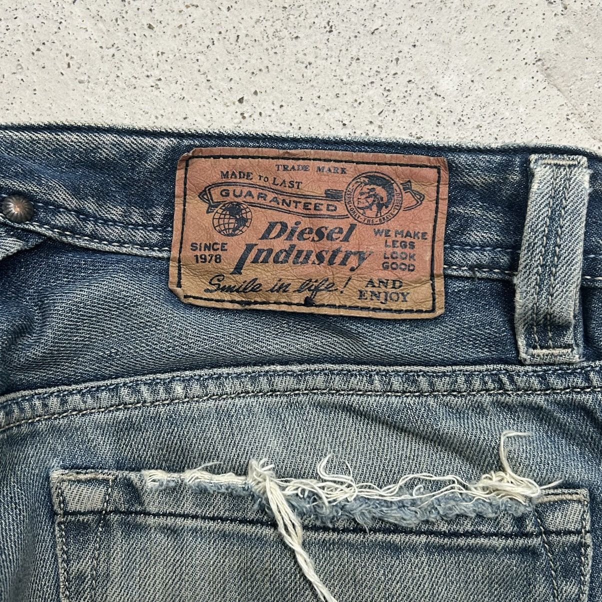 Diesel Men Diesel Industry Larkee Jean Selvedge Distressed Wash e' Size US 30 / EU 46 - 12 Thumbnail