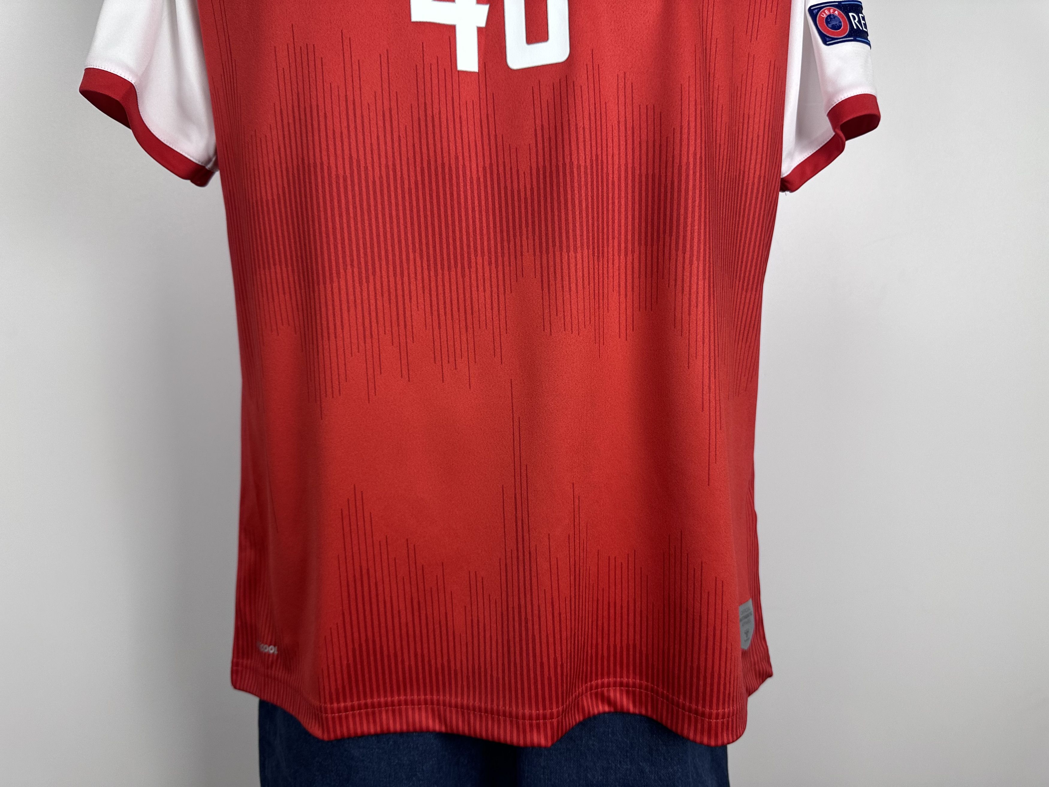 Hummel DENMARK 2021 FOOTBALL SHIRT SOCCER JERSEY #40 DAMSGAARD Size US XL / EU 56 / 4 - 8 Thumbnail