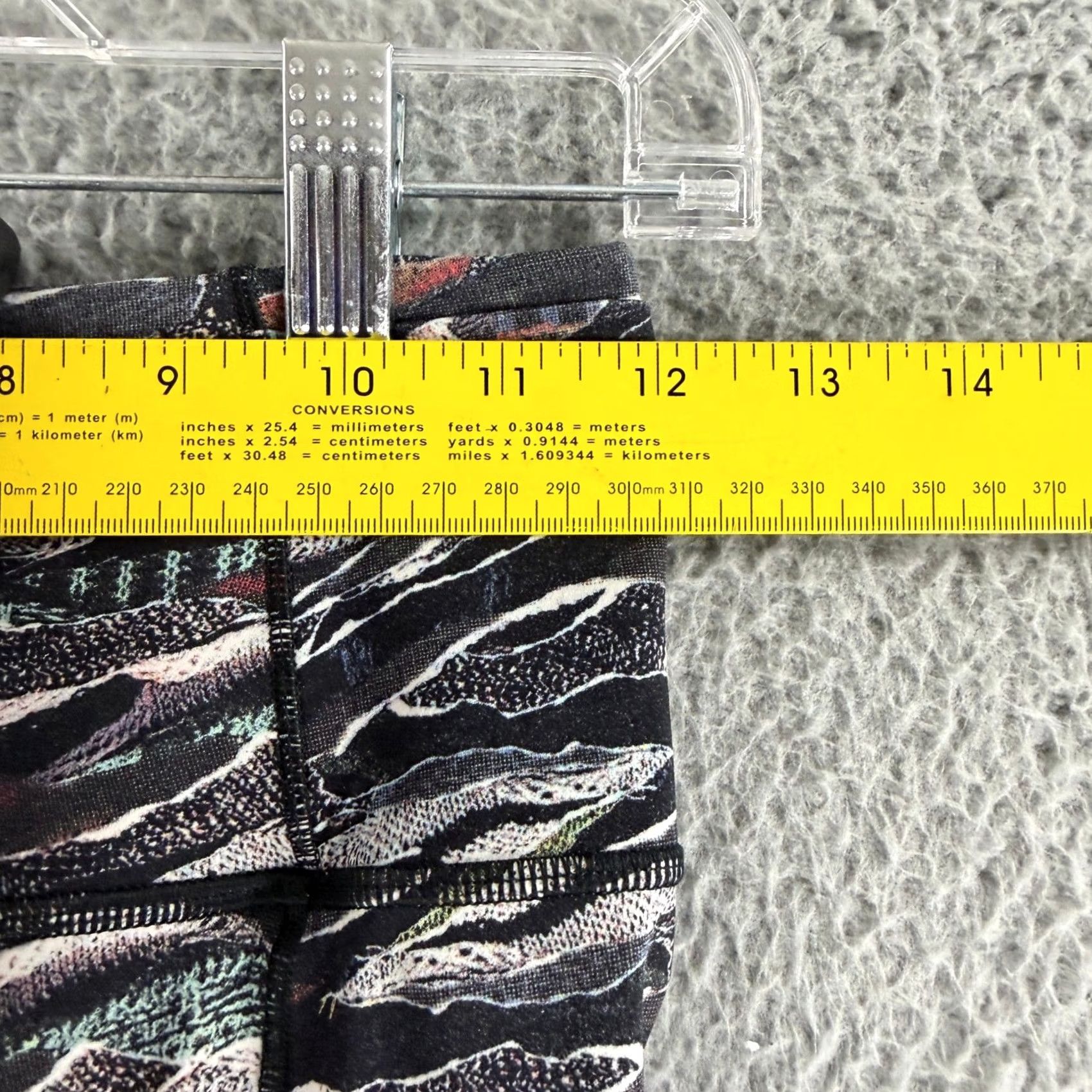 Lululemon Lululemon Fast Free Tight Women Size 4 Multi Color Abstract Wave Print Leggings Size 42" / US 20 - 5 Thumbnail