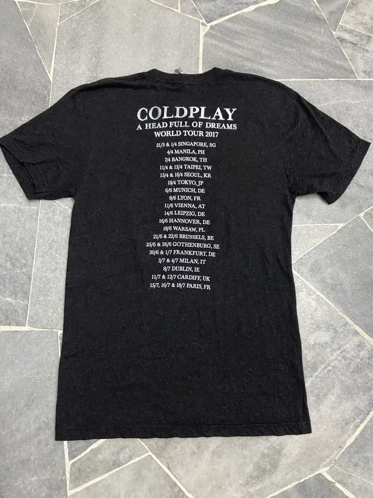 Band Tees Coldplay band Parachutes tour 2017 Tee Size US M / EU 48-50 / 2 - 6 Thumbnail