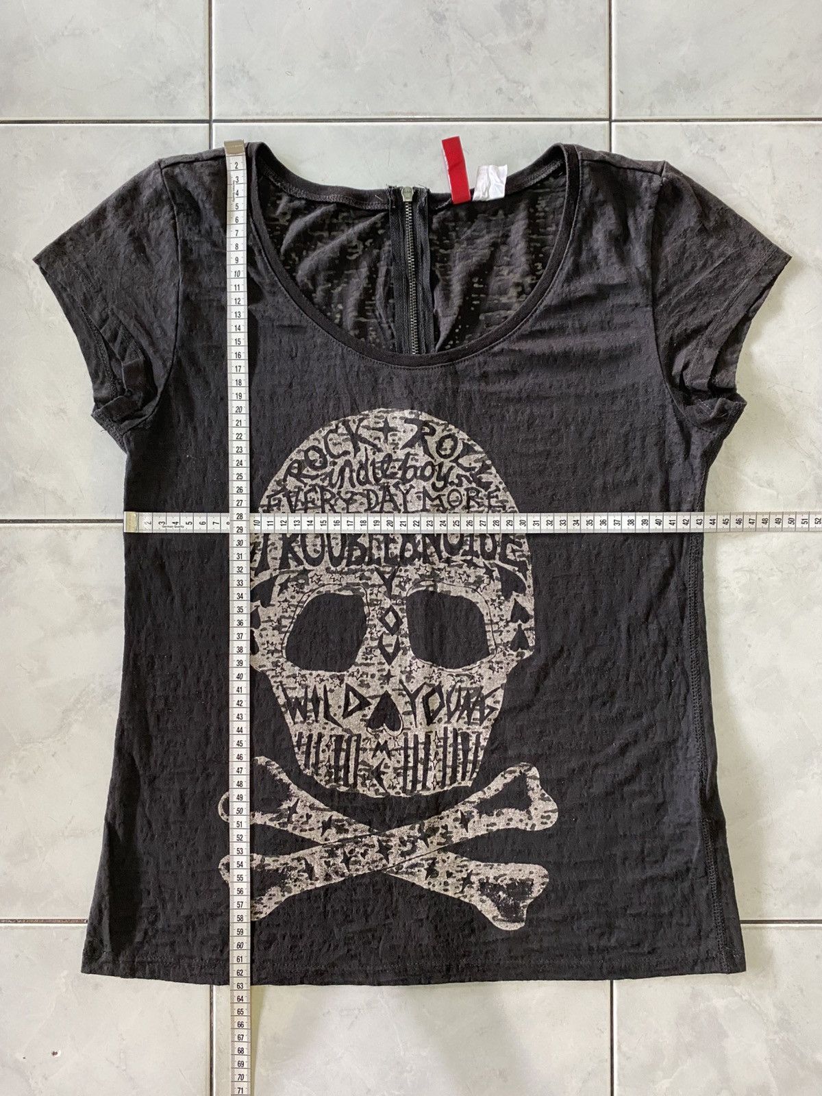 Divided Divided Skull & Crossbones Distressed Rock Punk Aesthetic Size M / US 6-8 / IT 42-44 - 20 Thumbnail