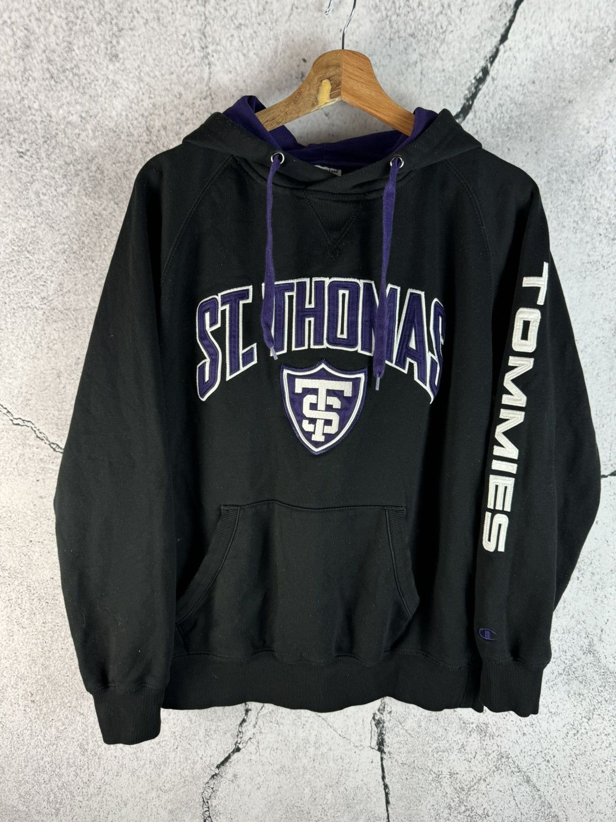 Champion Vintage Navy Hoodie Property Of Saint Thomas Aquinas Soccer Size US L / EU 52-54 / 3 - 1 Thumbnail