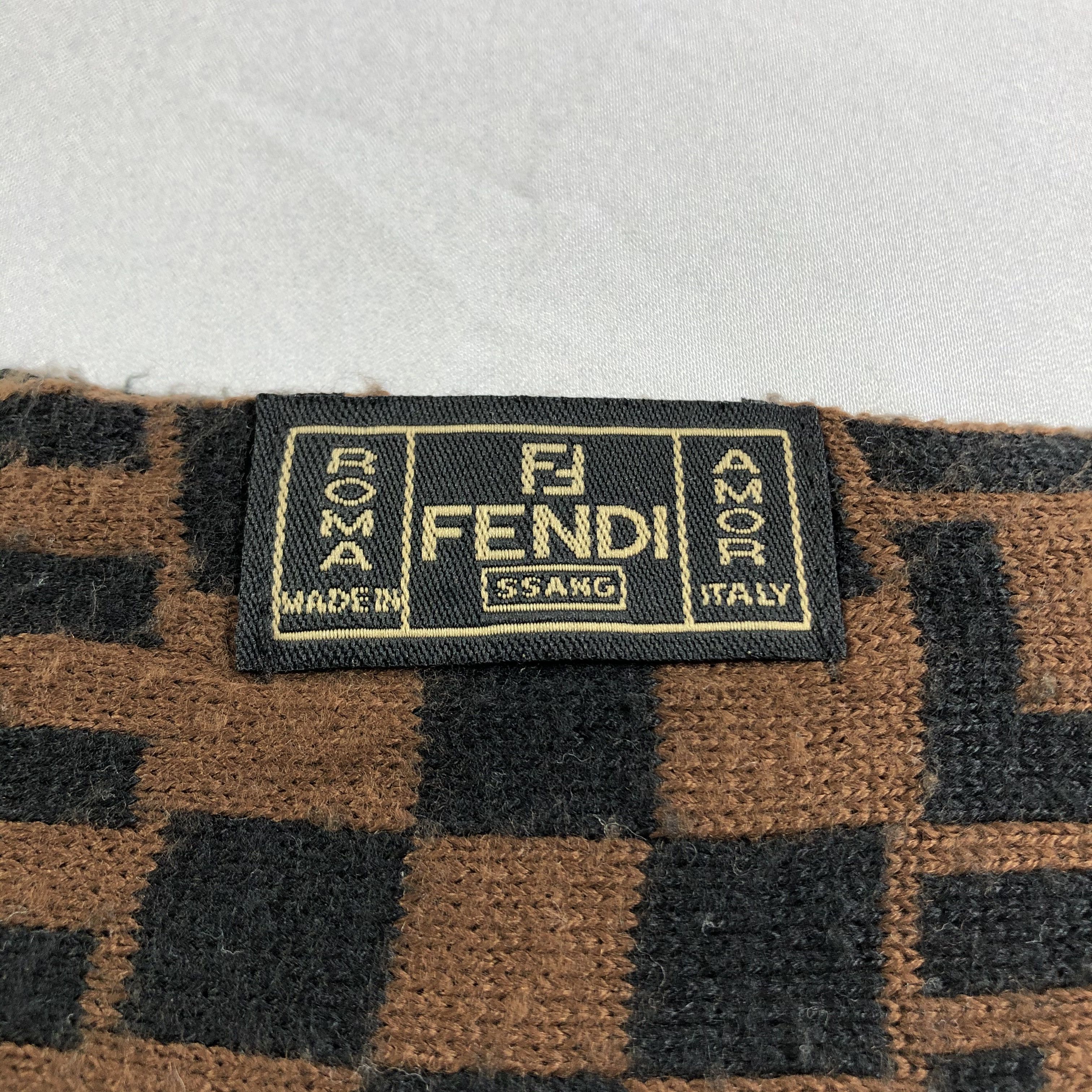 Japanese Brand Vintage Fendi Monogram Wool Scarf Muffler Neckwear V2317 Size ONE SIZE - 4 Thumbnail