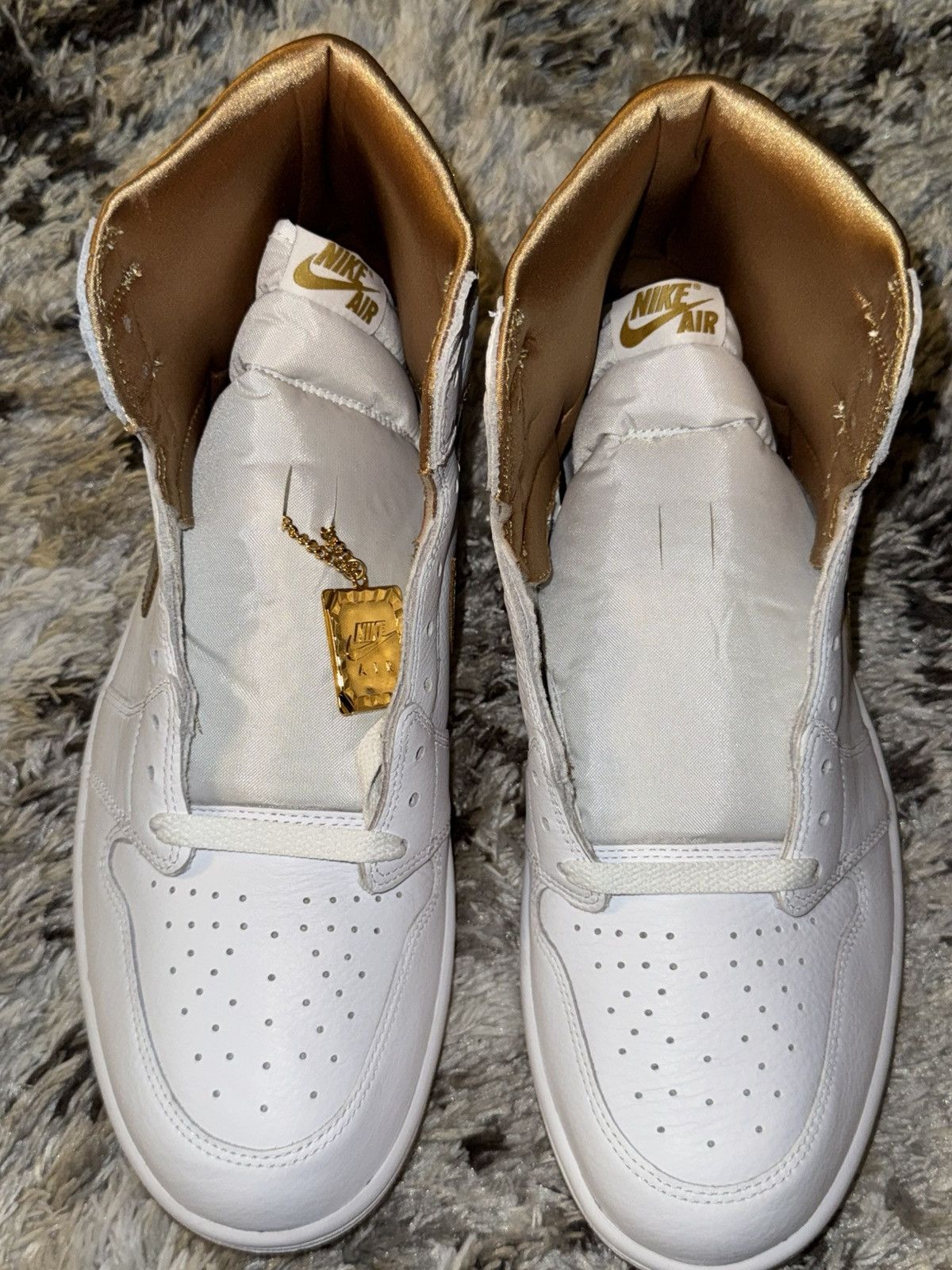 Jordan Brand Jordan 1 Metallic Gold Size US 12 / EU 45 - 2 Thumbnail