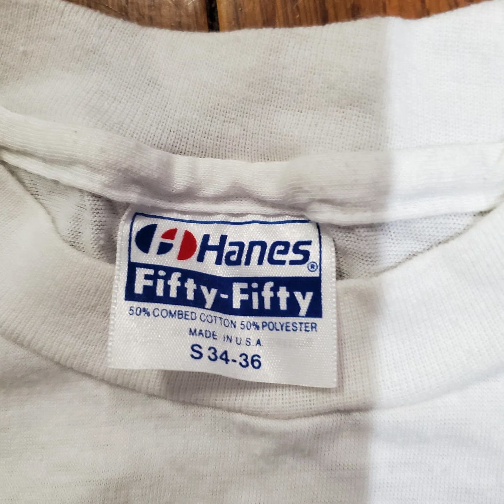 Hanes VINTAGE Bennigan's Halloween Shirt Mens Small White Eat Drink Be Scary Graphic Size US S / EU 44-46 / 1 - 4 Thumbnail