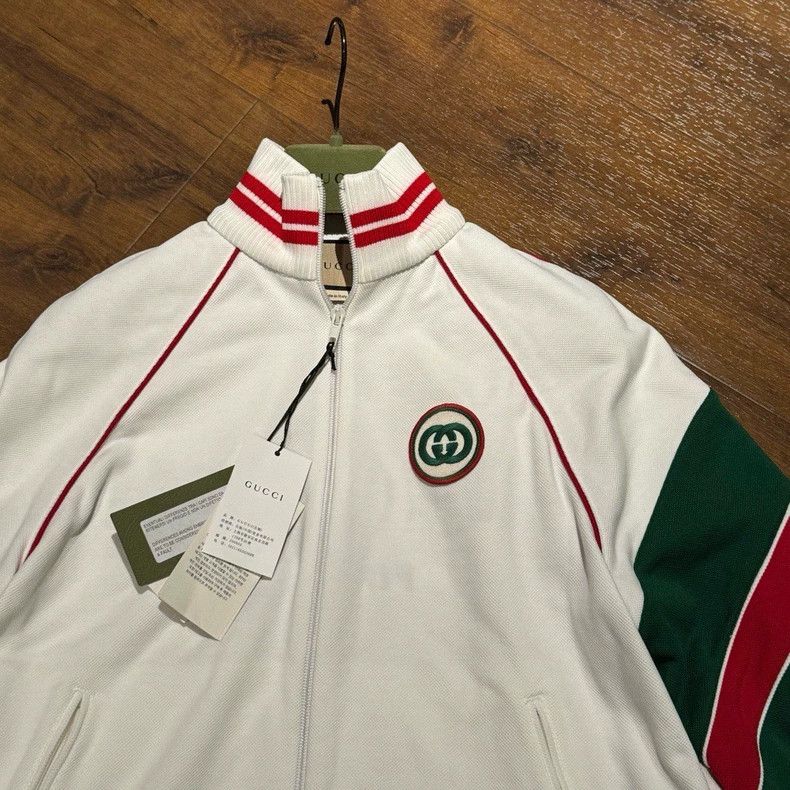 Gucci Gucci White front and back logo embroidered red and green Size US M / EU 48-50 / 2 - 5 Thumbnail