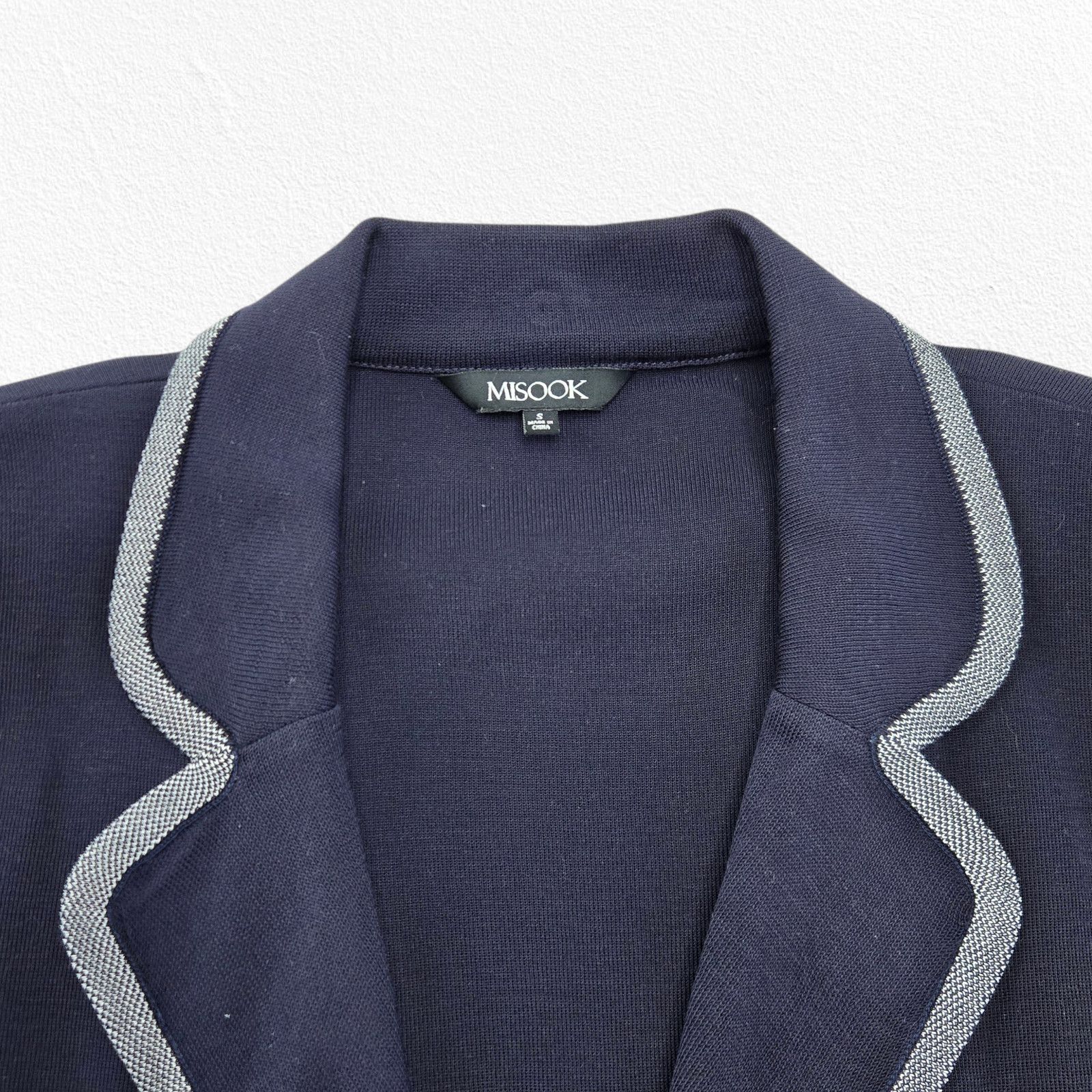 Other Misook Navy Contrast Trim Knit Jacket Gold Button Size Small Size S / US 4 / IT 40 - 5 Thumbnail