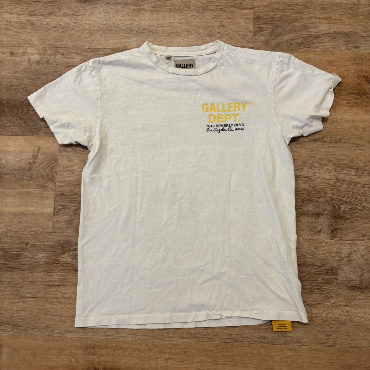 Gallery dept gas station tee size small