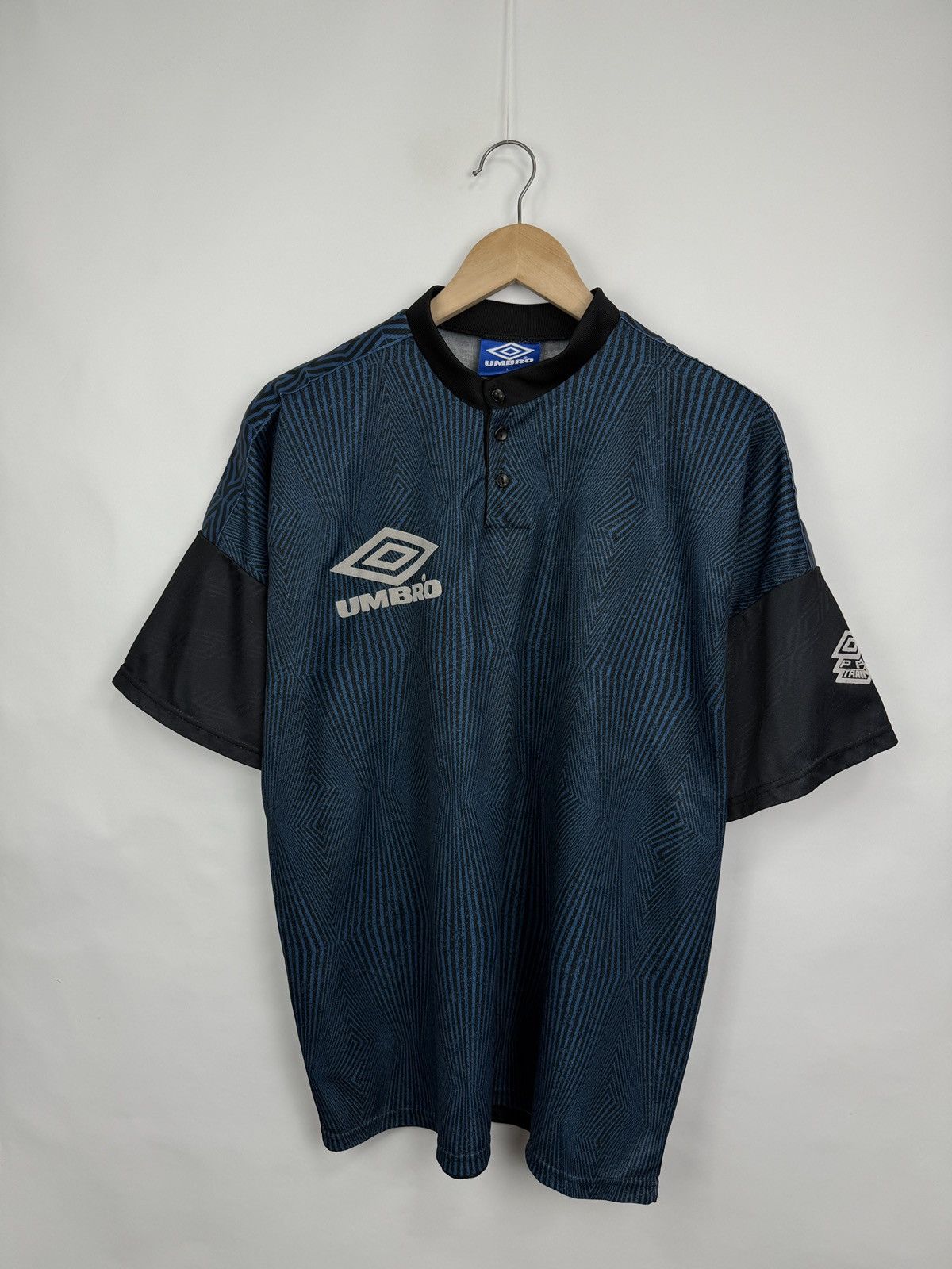Umbro 🇬🇧 Vintage 90s Umbro Pro Training Soccer Jersey Football Rare Size US L / EU 52-54 / 3 - 3 Thumbnail