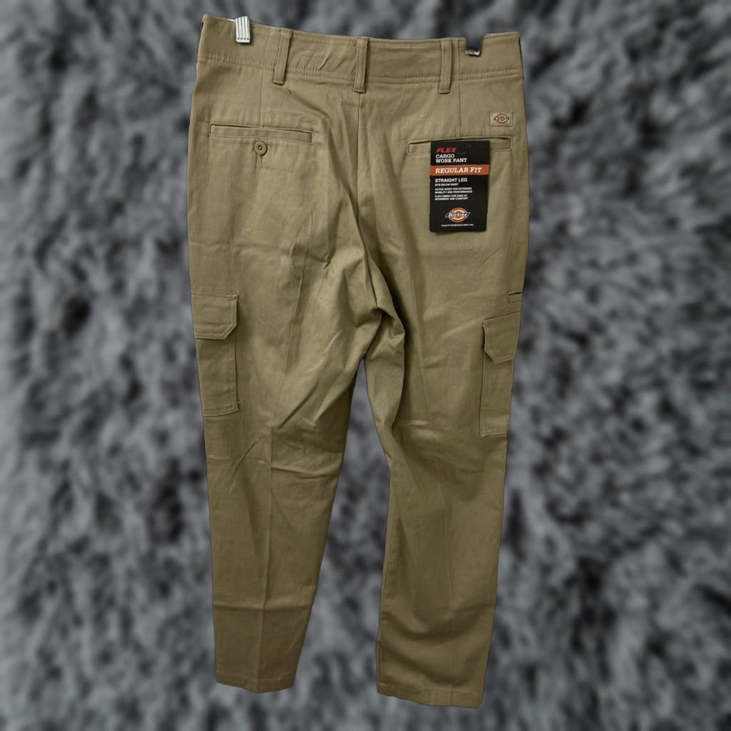 Dickies Dickies Flex Cargo Pants Mens 32x32 Tan Beige Cargo Pockets Regular Fit Straight Leg NWT Size US 32 / EU 48 - 1 Thumbnail