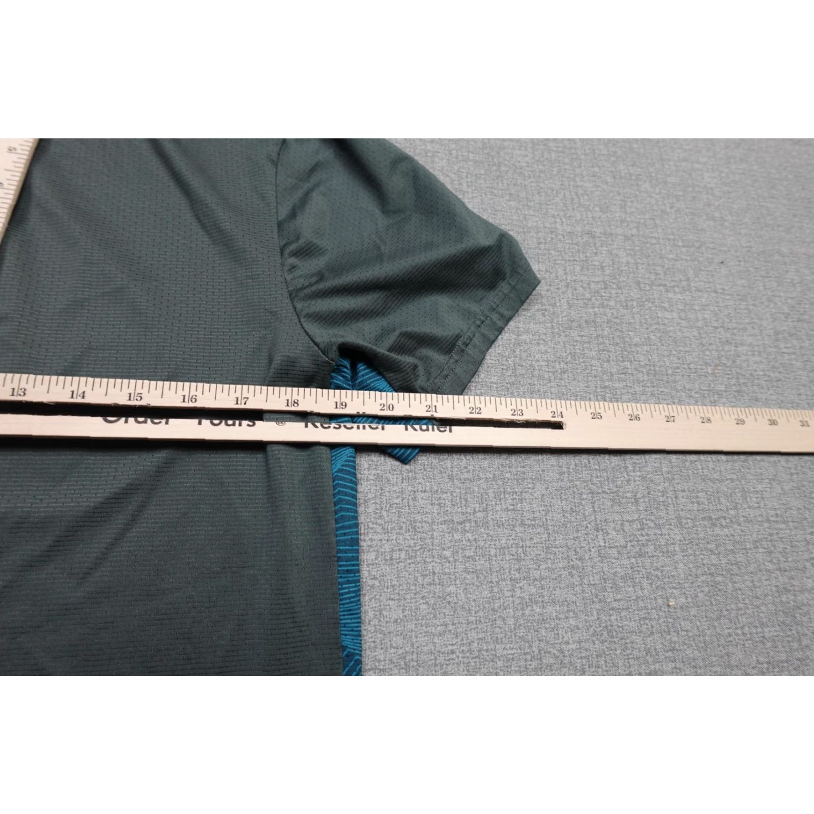 Gymshark Gymshark Shirt Mens Large Gray Short Sleeve Colorblock Training Tee Athletic Size US L / EU 52-54 / 3 - 7 Thumbnail