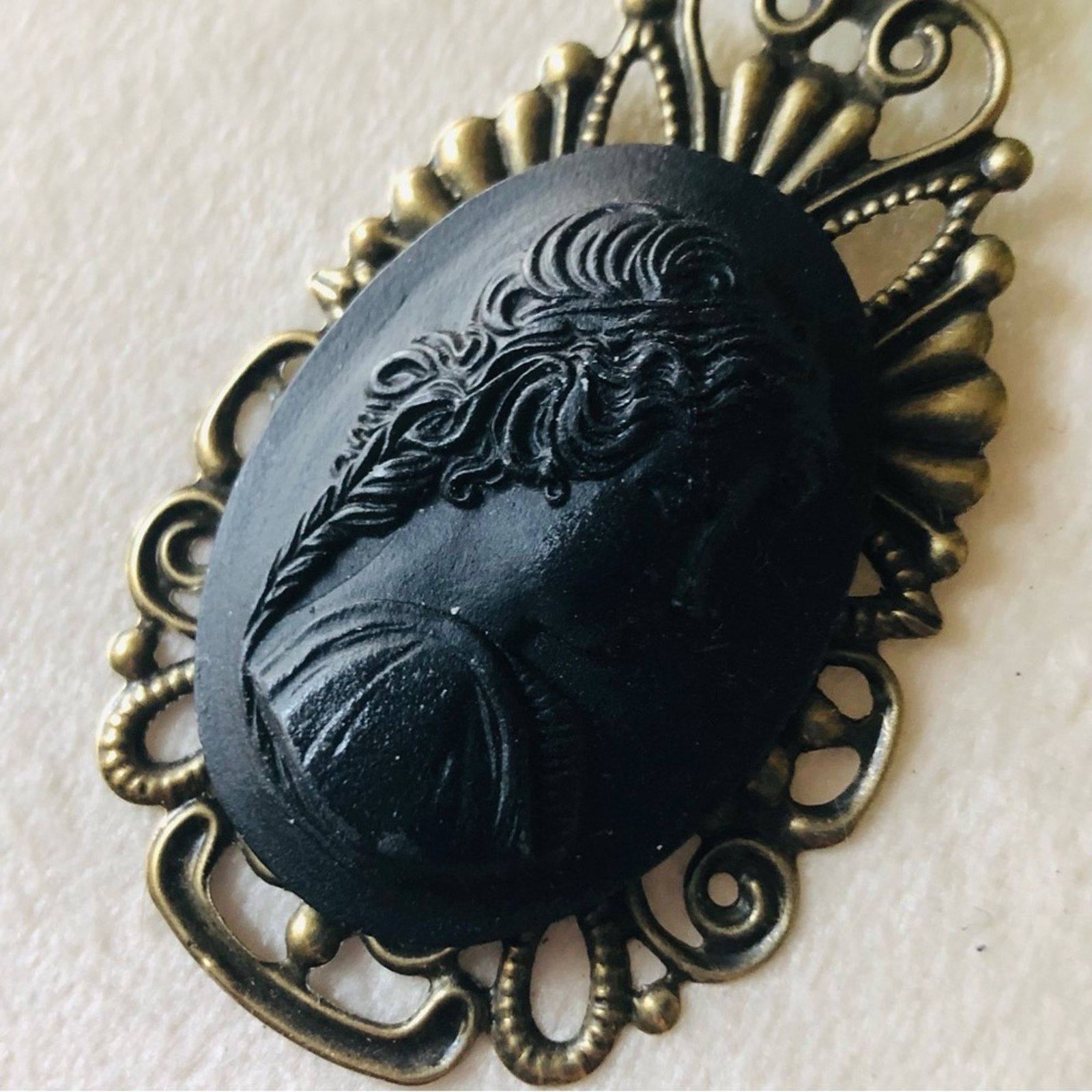 Handmade Handcrafted filigree cameo pendant necklace Size ONE SIZE - 10 Thumbnail