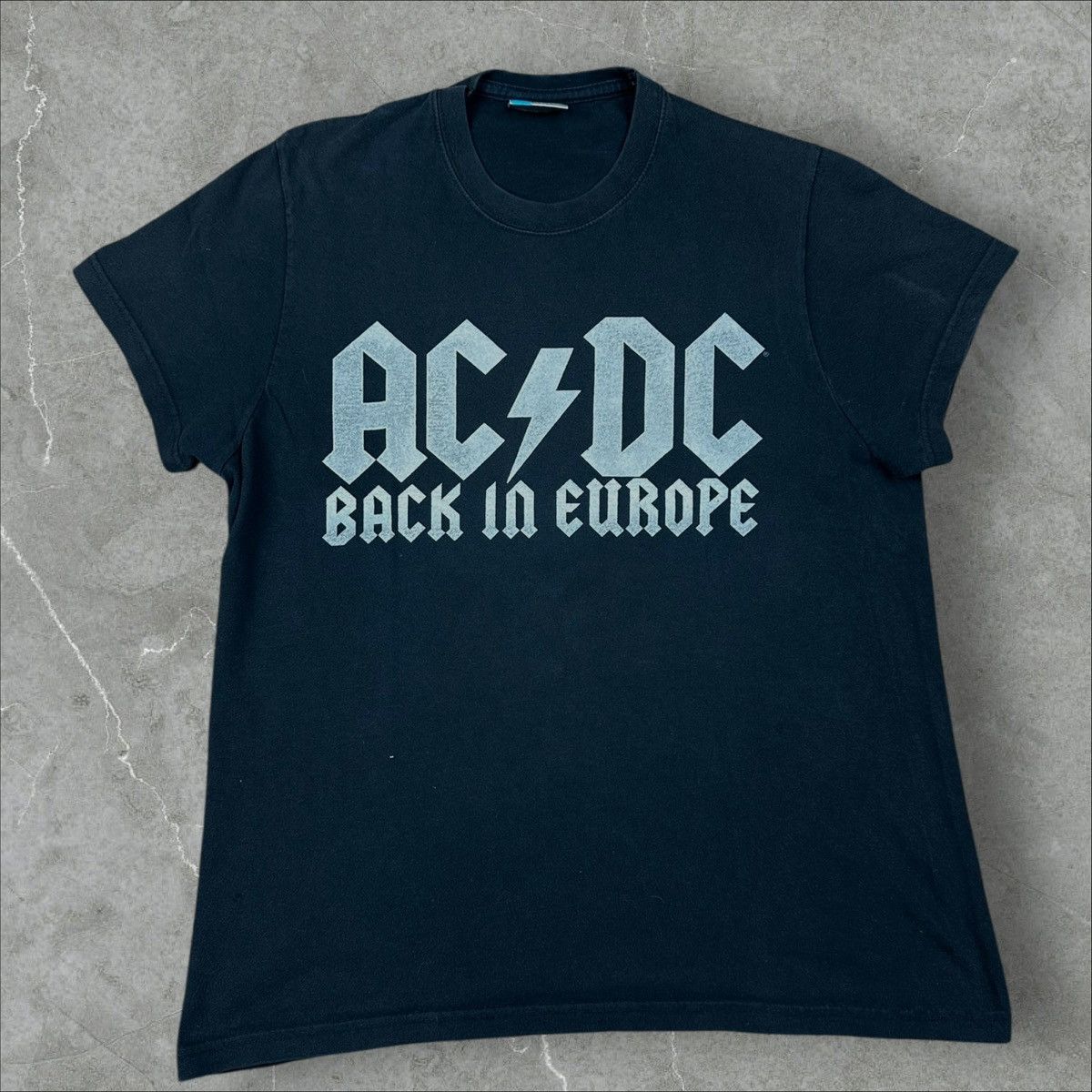 AC/DC × Band Tees × Vintage Vintage AC DC Back In Europe Black Ice 2010 Tour Band Tee Size US S / EU 44-46 / 1 - 1 Thumbnail