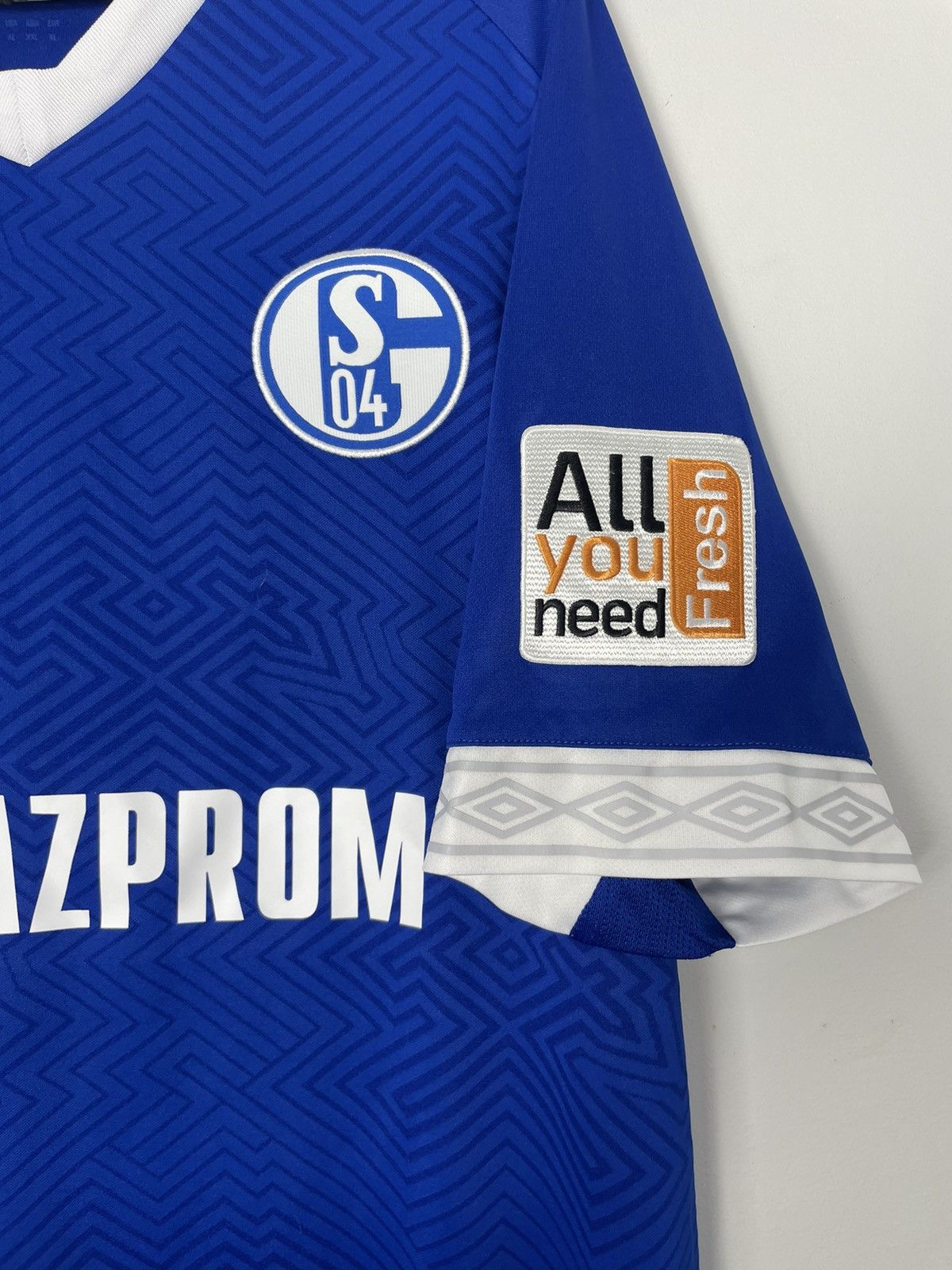Umbro FC Schalke 04 umbro 2018/2019 jersey Size US XL / EU 56 / 4 - 2 Thumbnail