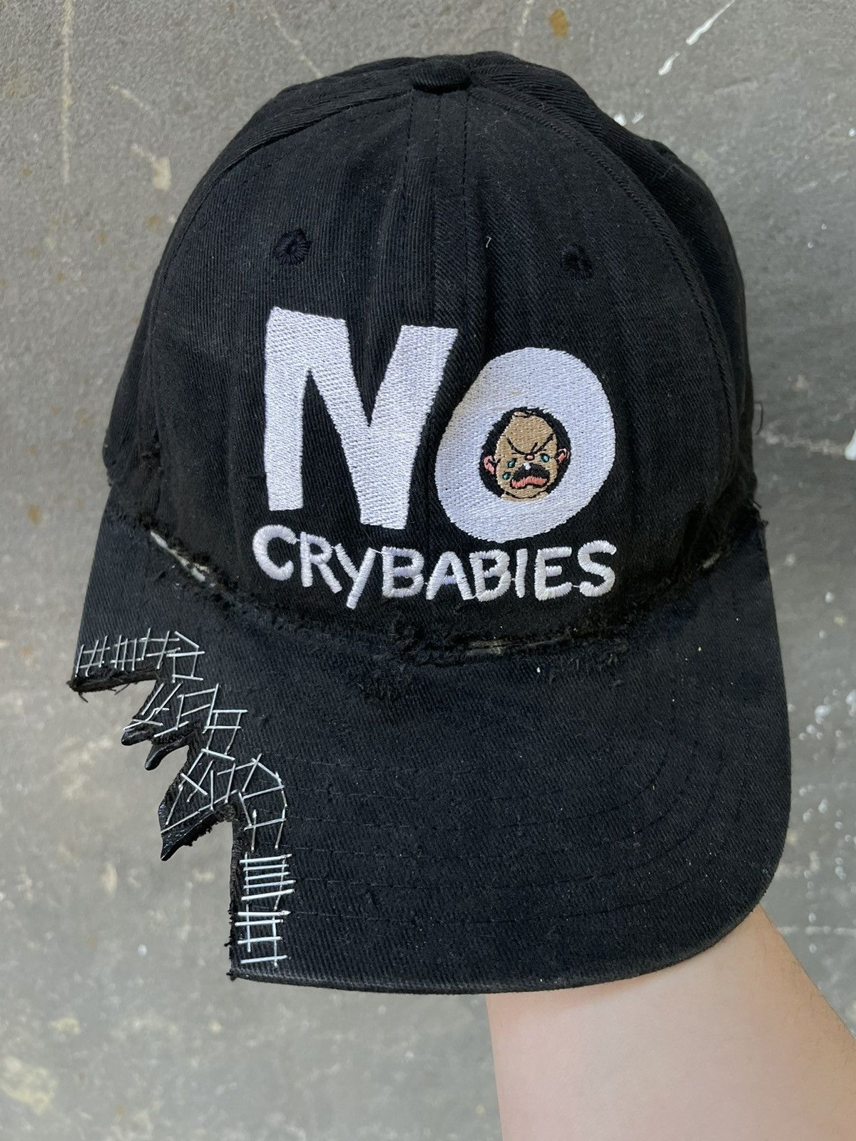 No Fear × Vintage Vintage No Fear 90’s ‘NO CRYBABIES’ Distressed Hat Cap Y2K Size ONE SIZE - 3 Thumbnail
