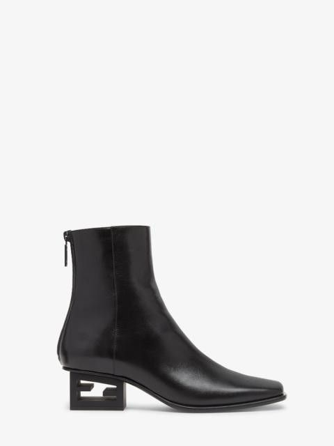 o1w1db10325 8T8487 Boots in Black
