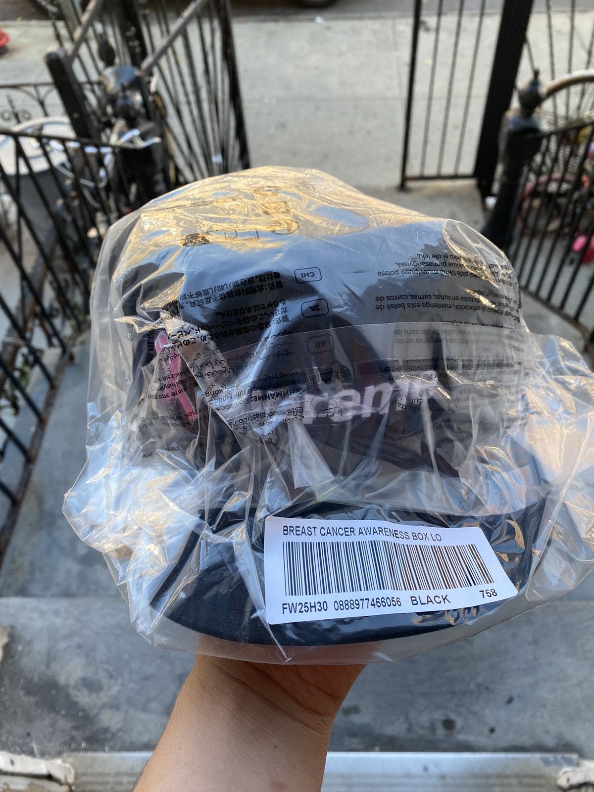 Supreme Supreme New Era Breast Cancer Awareness Box Logo Fitted 75/8 Size ONE SIZE - 5 Thumbnail