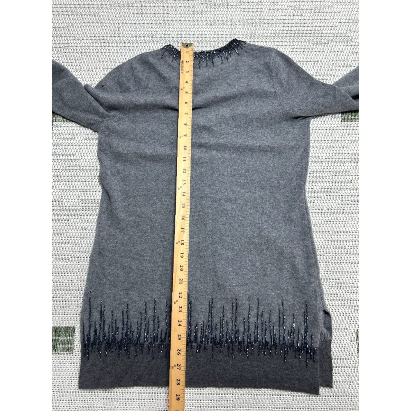 Neiman Marcus Neiman Marcus Sweater Dress Shirt Womens Medium Gray Cashmere Ribbed Trim Crew Neck Regular Knit Short Dress/Gray Modern Womens Size M / US 6-8 / IT 42-44 - 5 Thumbnail