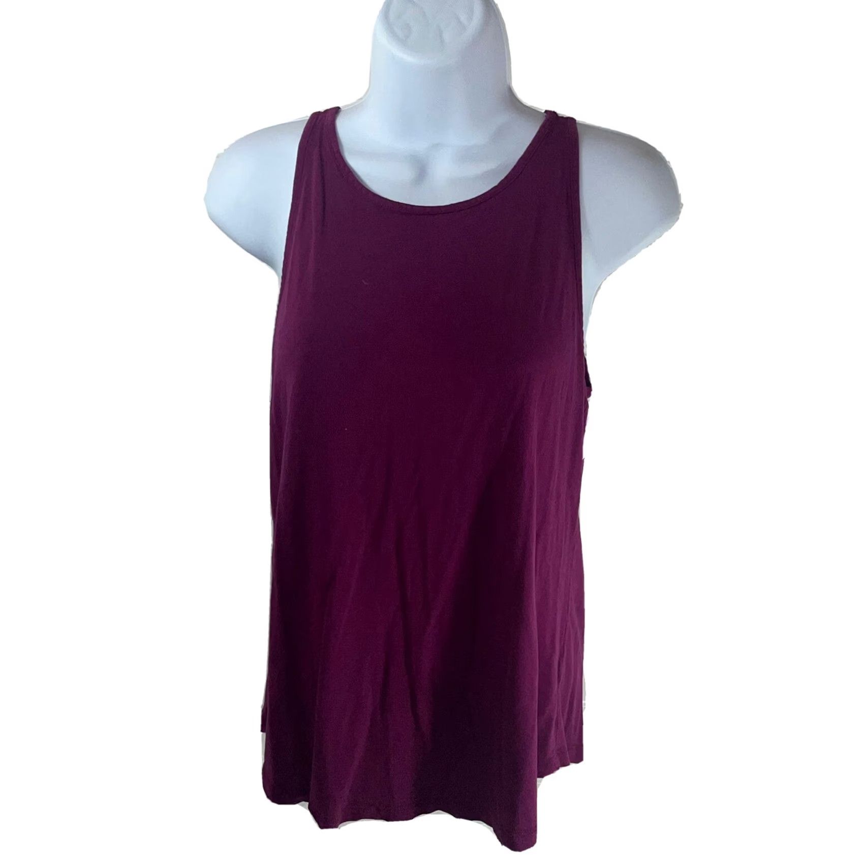 Old Navy Old Navy Tank Top Lot 2 Coral Purple Women Medium Rayon Tank Top Sleeveless Cotton? No, Rayon. Size M / US 6-8 / IT 42-44 - 2 Thumbnail