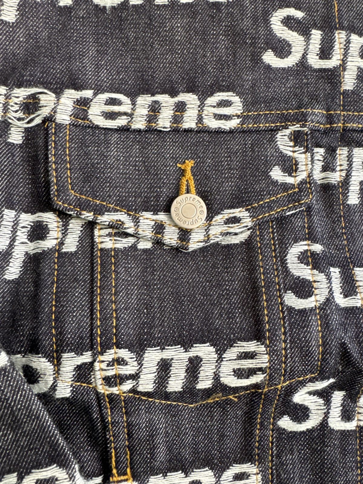 Supreme Supreme denim jacket logo Size US M / EU 48-50 / 2 - 12 Thumbnail