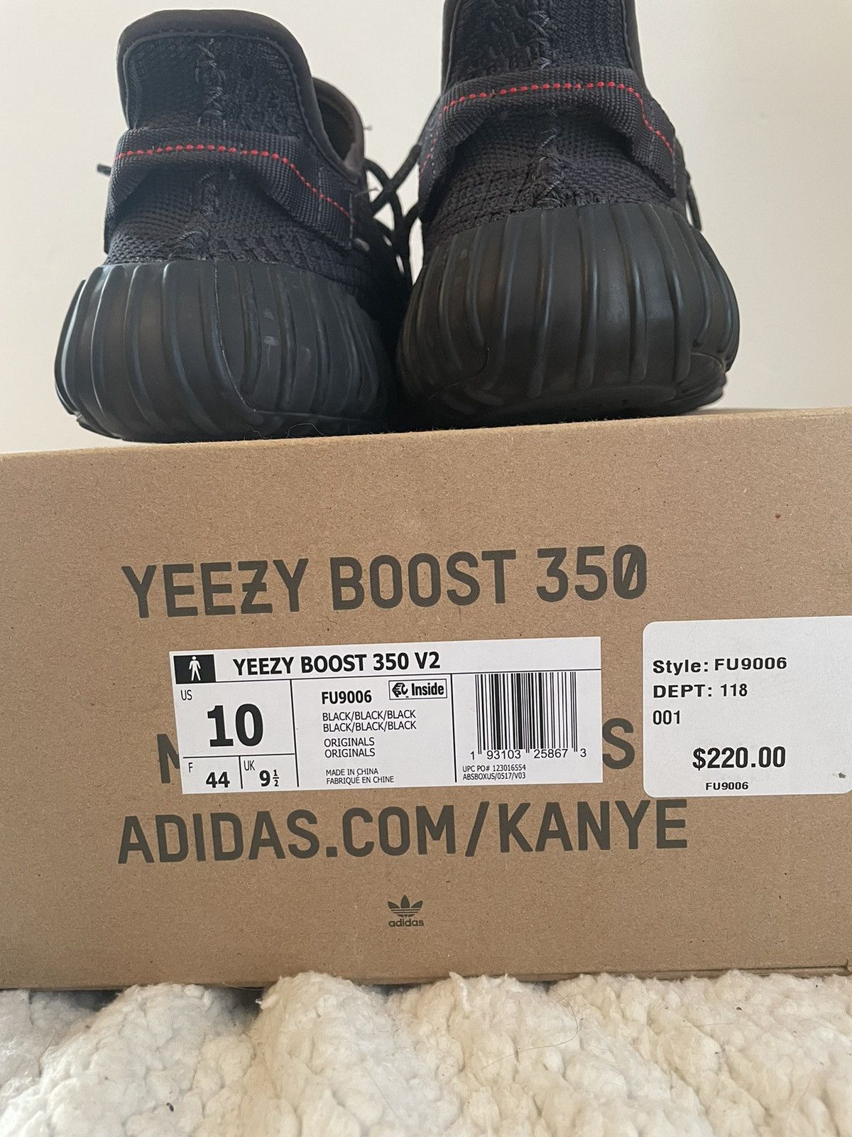 Adidas Yeezy 350 v2 non-reflective Size US 10 / EU 43 - 7 Thumbnail