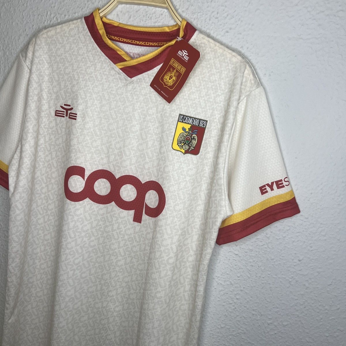Other EYE US Catanzaro 1929 Tshirt Tee Jersey Coop Italy Soccer Size US XL / EU 56 / 4 - 3 Thumbnail