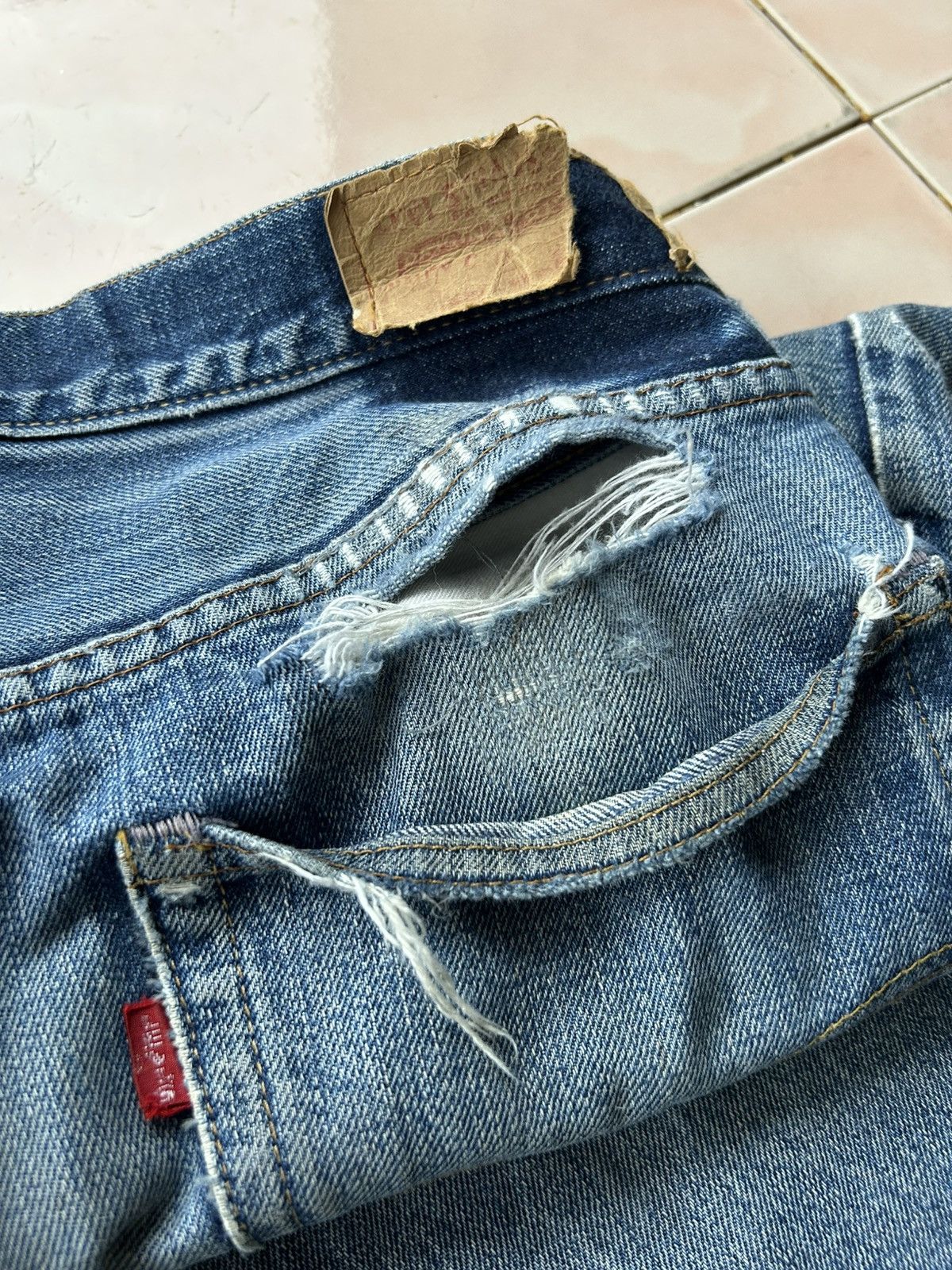 Levi's Vintage 60’s Levi’s 501 Big E #16 Selvedge Jean Size US 34 / EU 50 - 7 Thumbnail