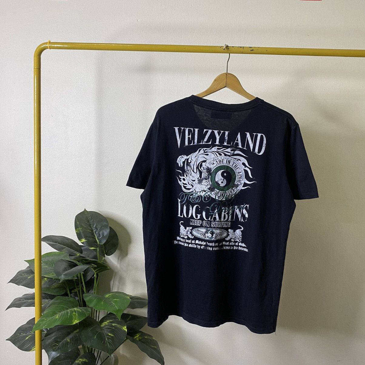 Vintage Y2K T&C Surf Crazy Dragon Graphic T shirt Surf Style Size US XL / EU 56 / 4 - 1 Thumbnail