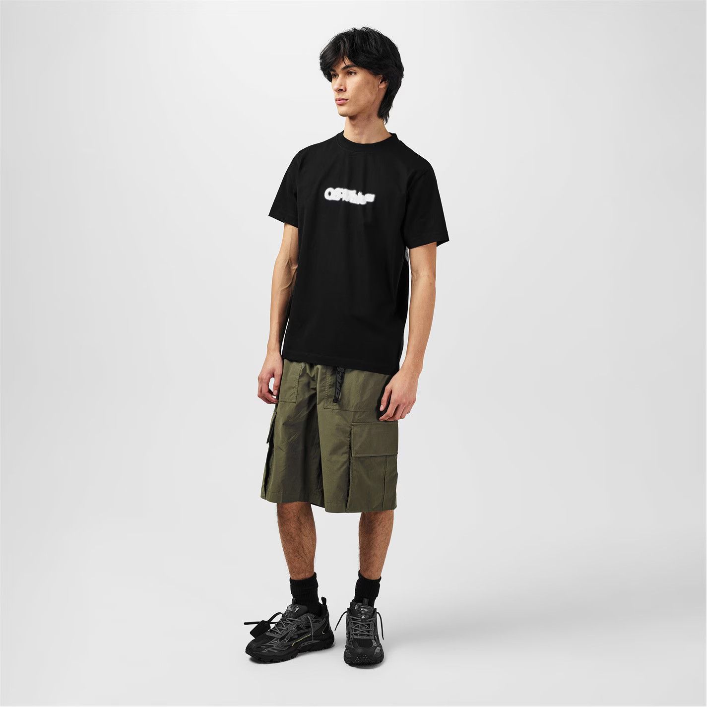 Off-White o1g2r1mq0226 Spray Arrow Logo T-Shirt In Black Size US XS / EU 42 / 0 - 6 Thumbnail