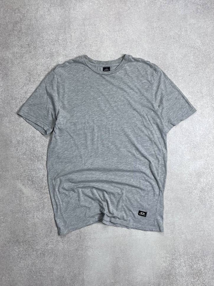 Oakley × Vintage Vintage Oakley Basic Small Logo T-shirt L Size US L / EU 52-54 / 3 - 2 Thumbnail