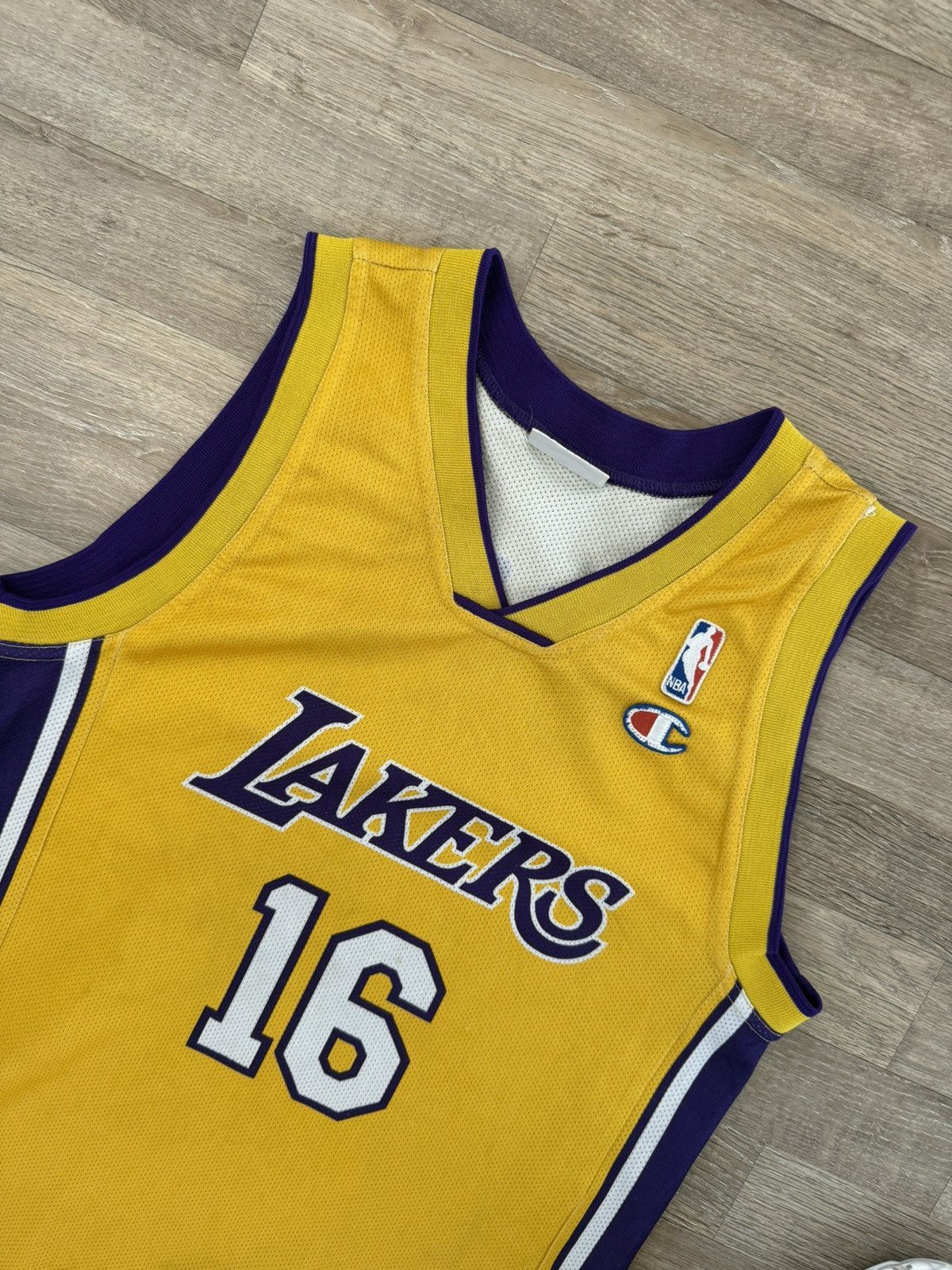 Champion Vintage Lakers Champion 16 Gasol NBA Basketball Rare Jersey Size US XXS / EU 40 - 4 Thumbnail